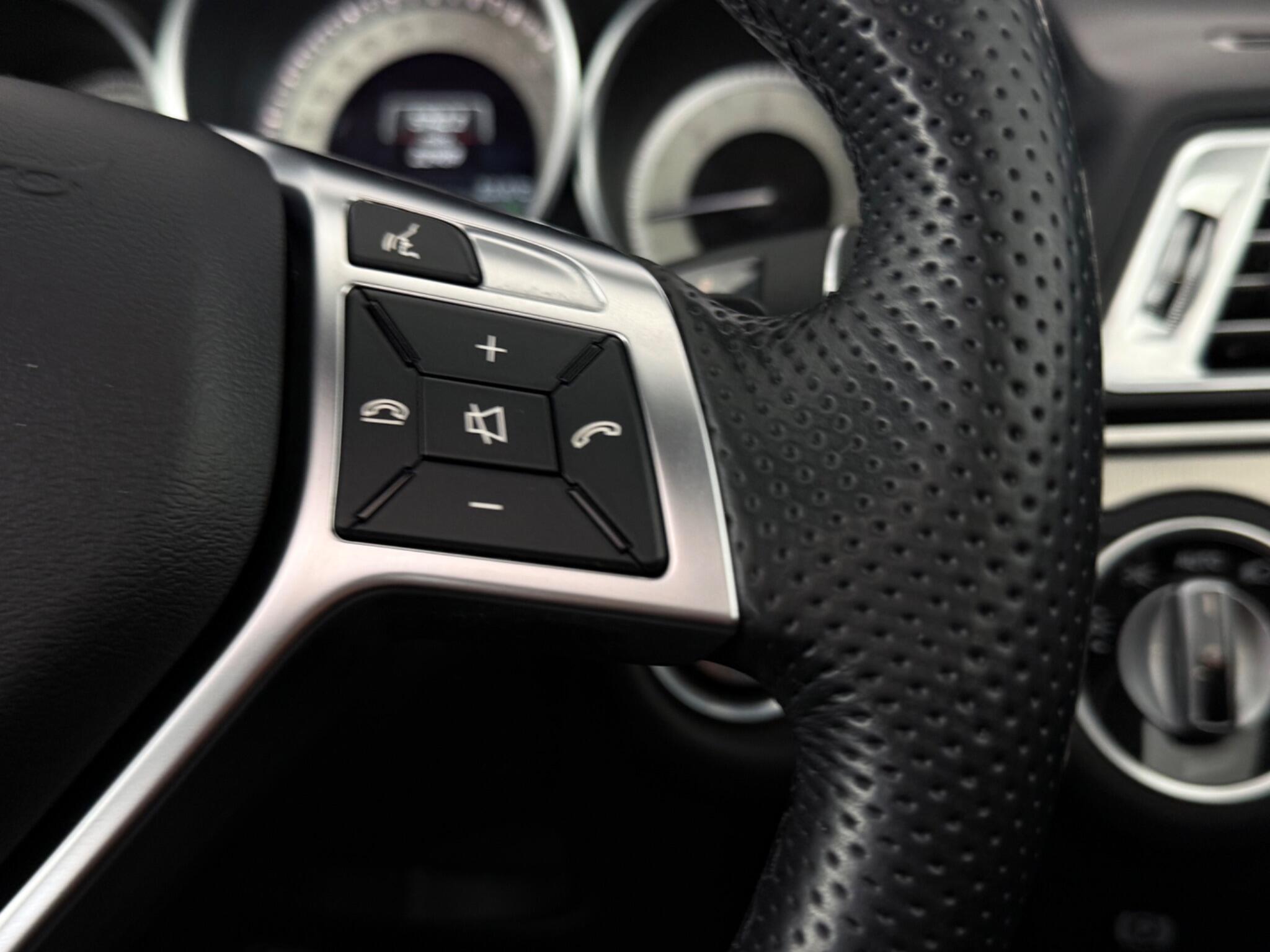 Mercedes-Benz E-Class view 16