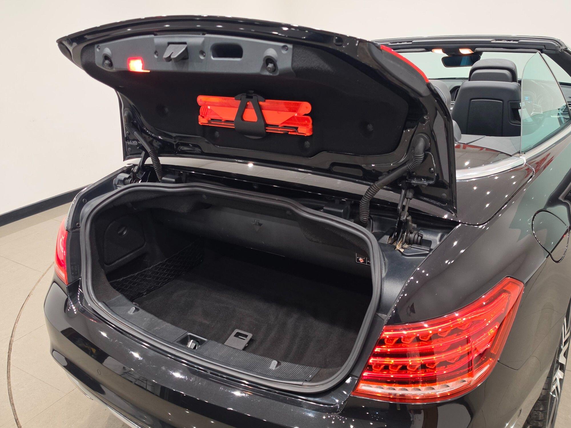 Mercedes-Benz E-Class view 59