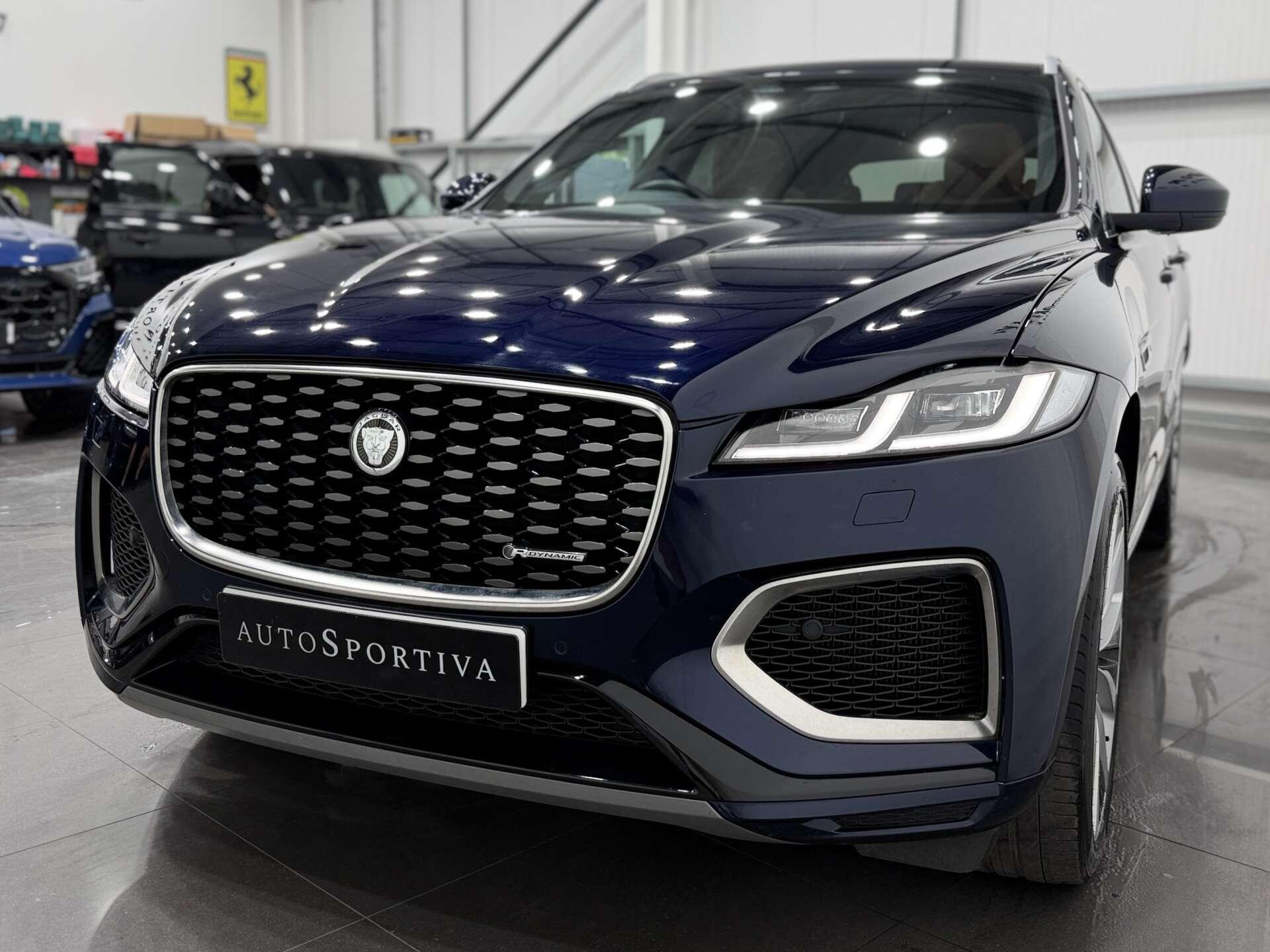 Jaguar F-Pace view 9