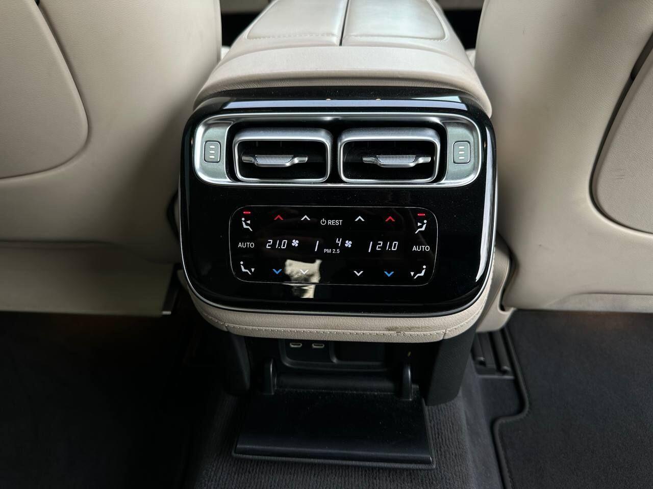 Mercedes-Benz S-Class view 29