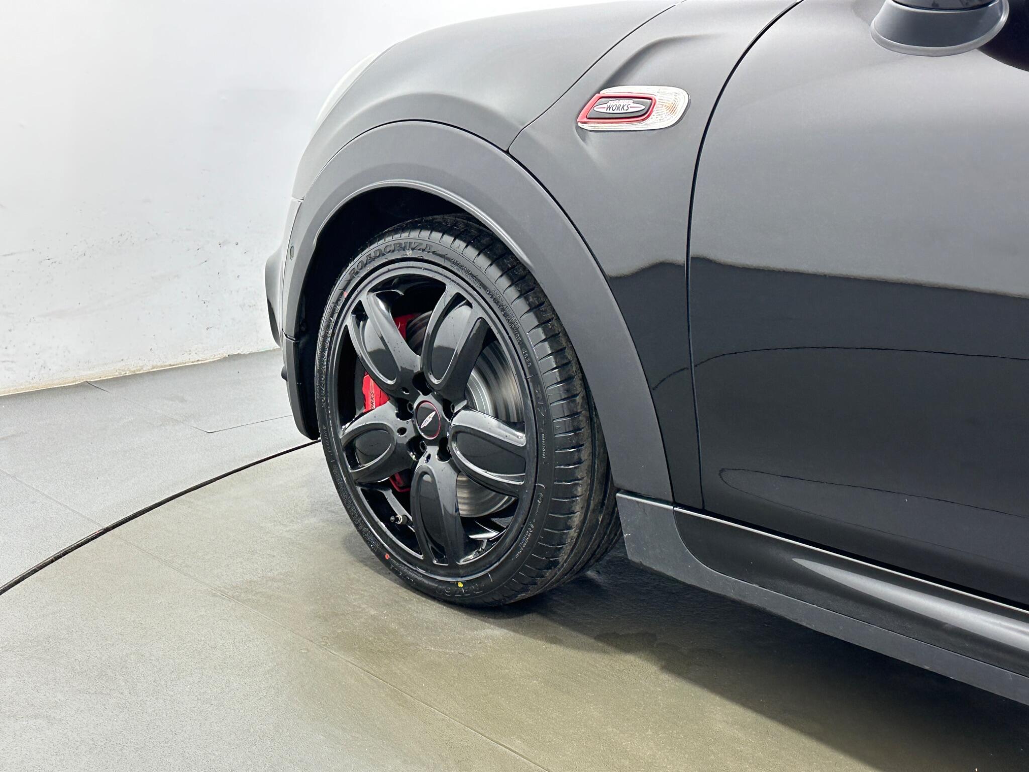 Mini Hatch view 47