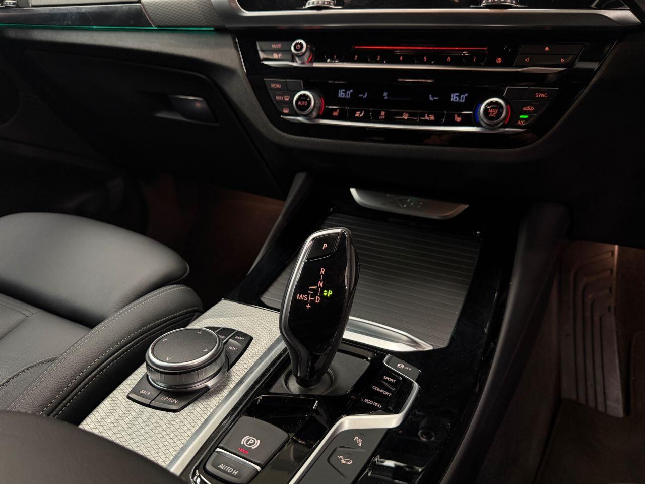 BMW X3 view 10