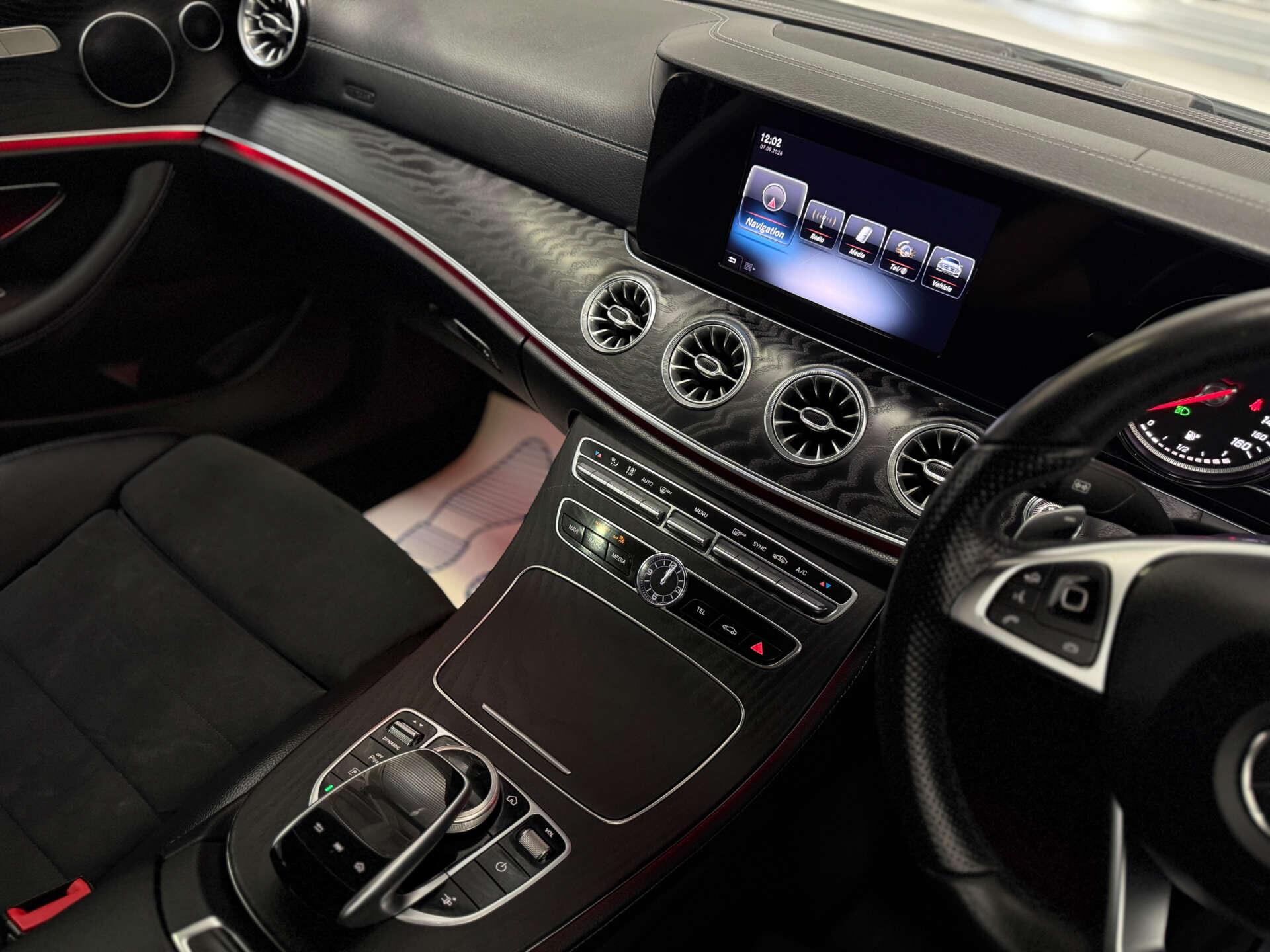 Mercedes-Benz E-Class view 22