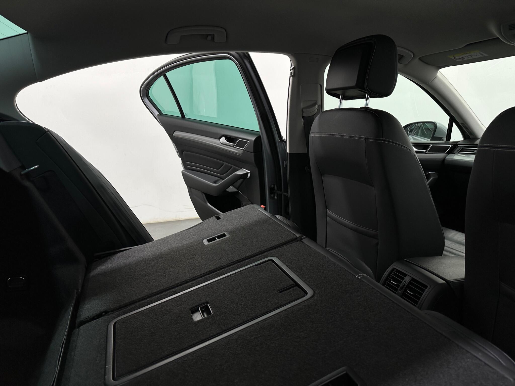 Volkswagen Passat view 45