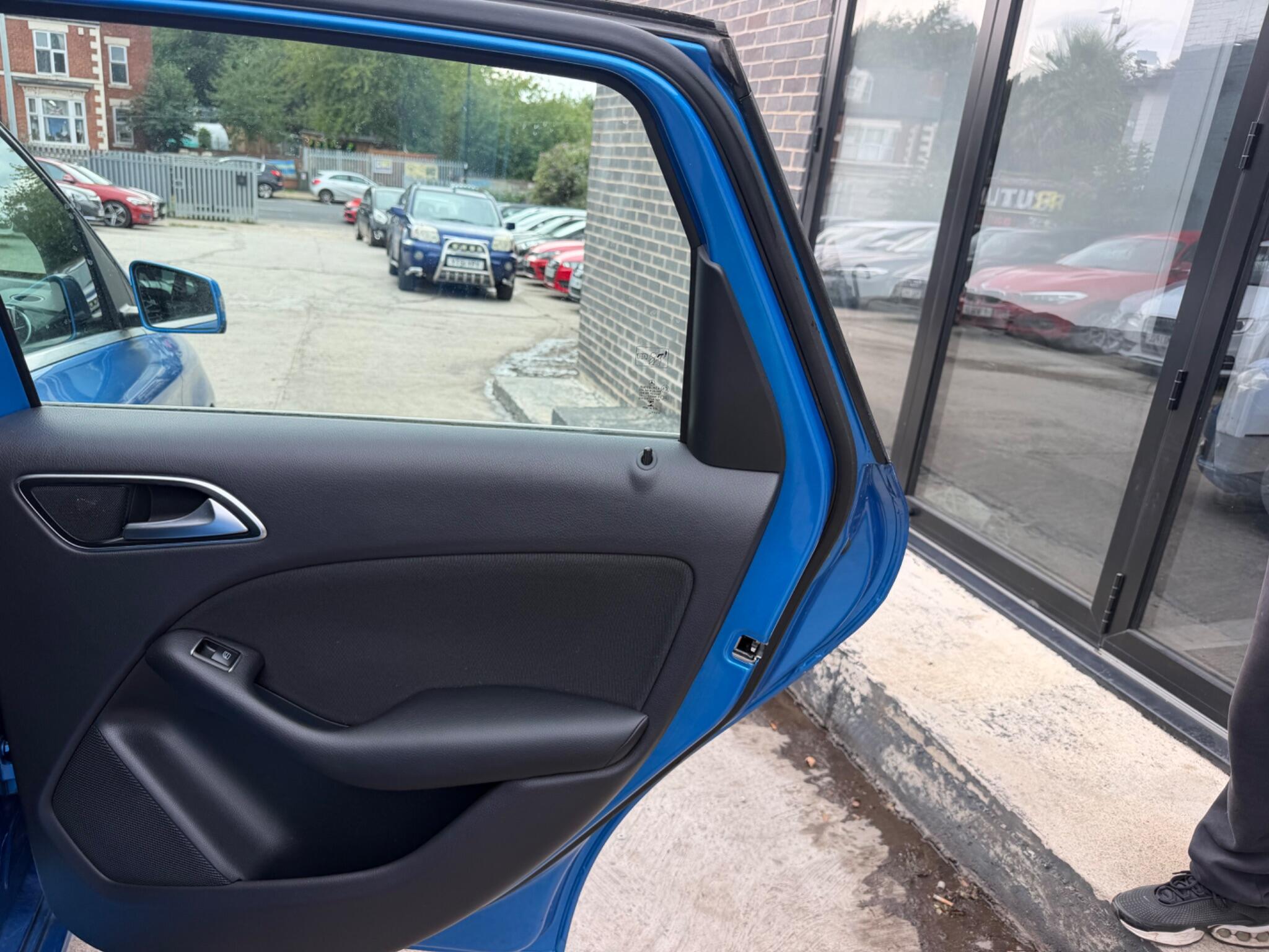 Mercedes-Benz B-Class view 18