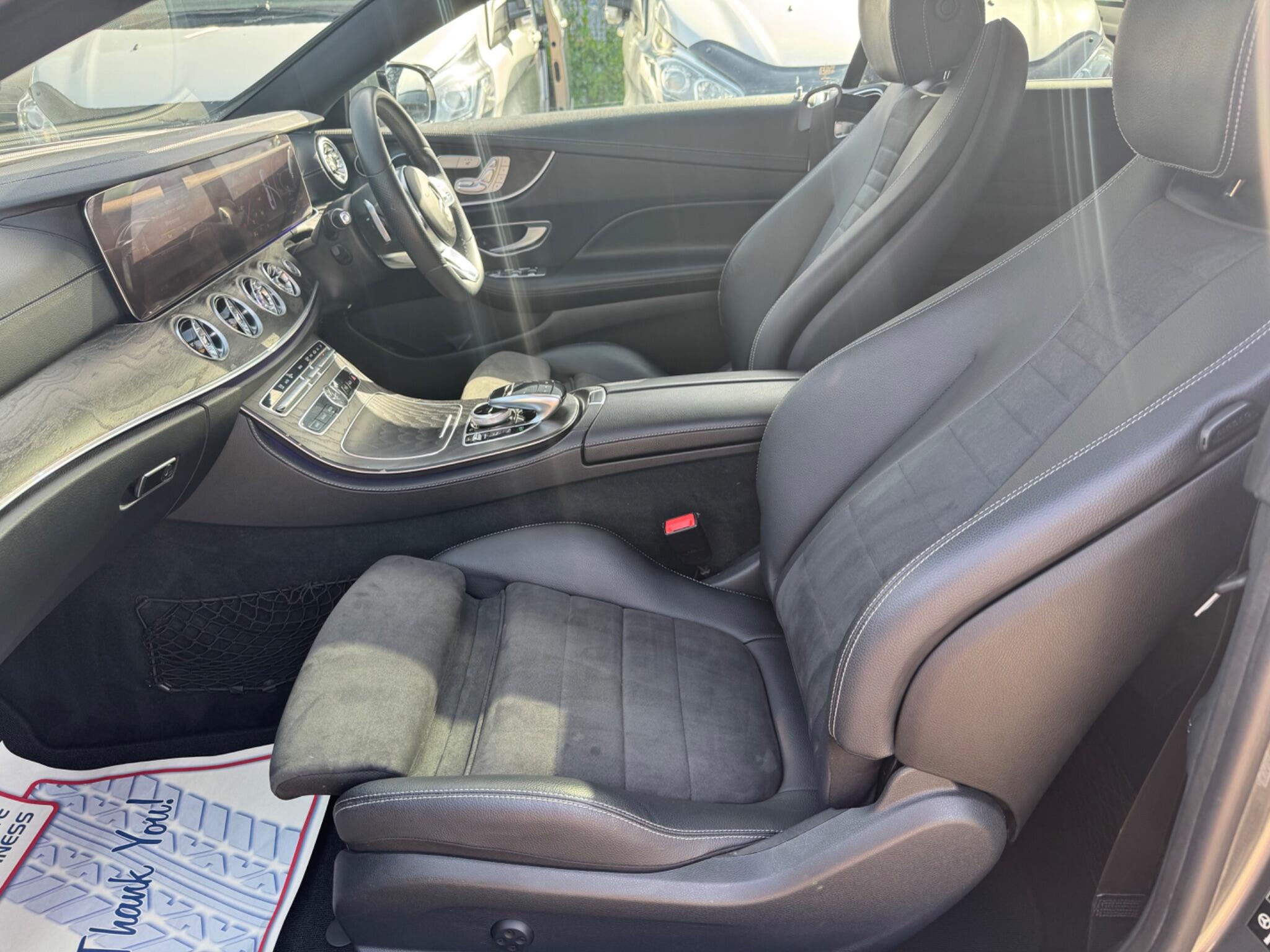 Mercedes-Benz E Class view 29