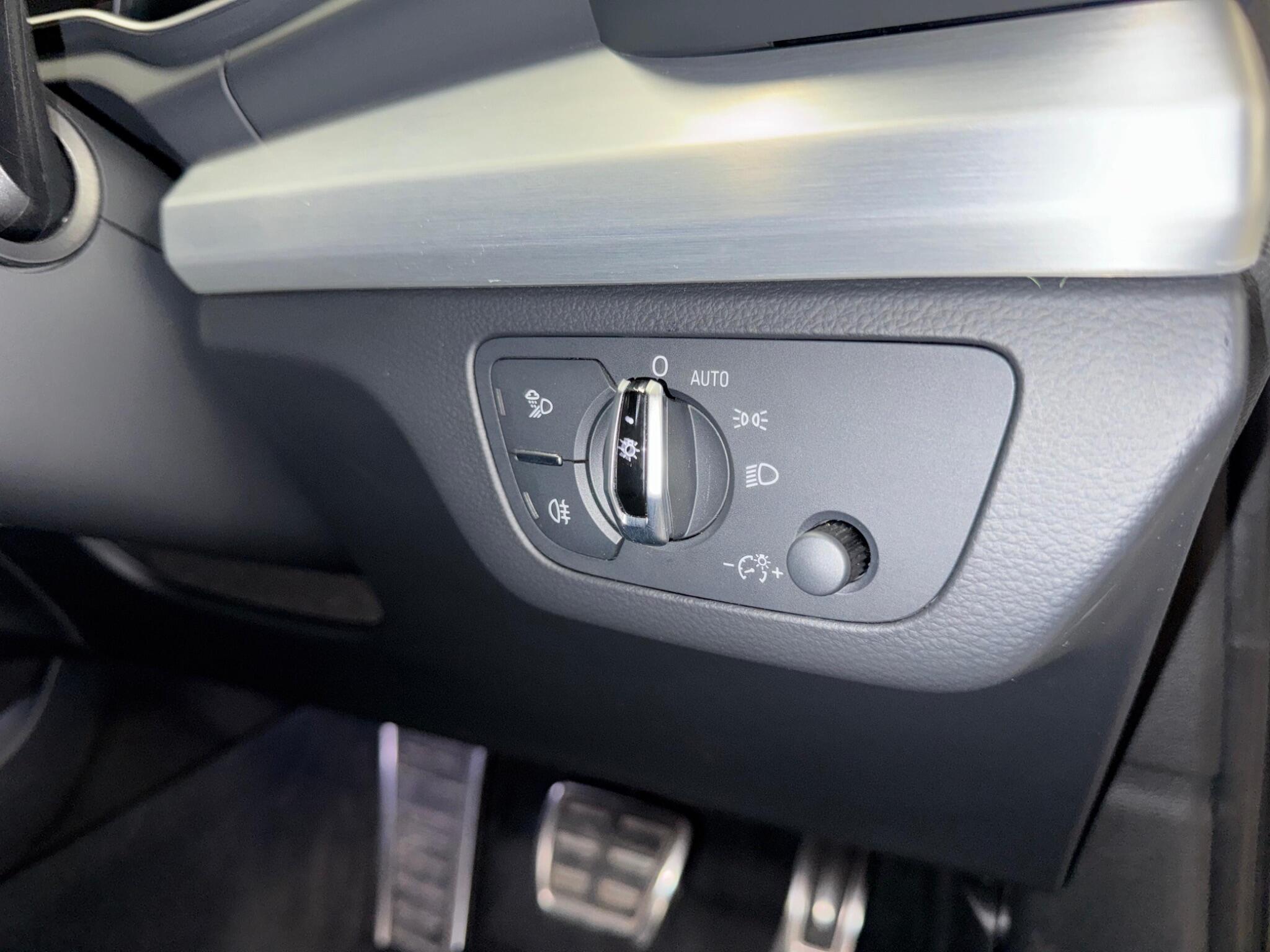 Audi SQ5 view 28