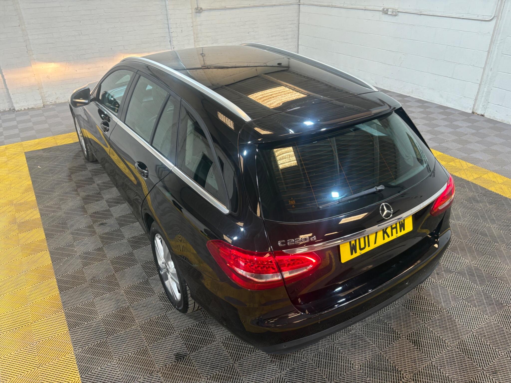 Mercedes-Benz C Class view 11