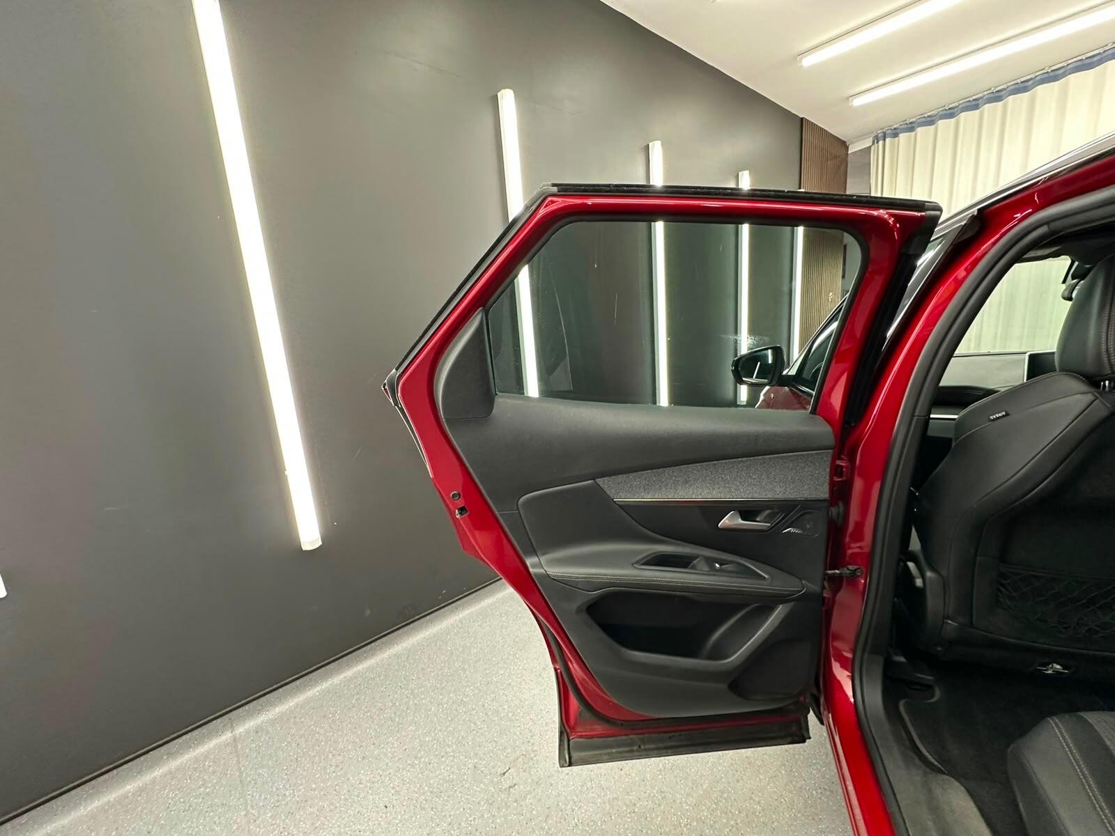 Peugeot 3008 view 16