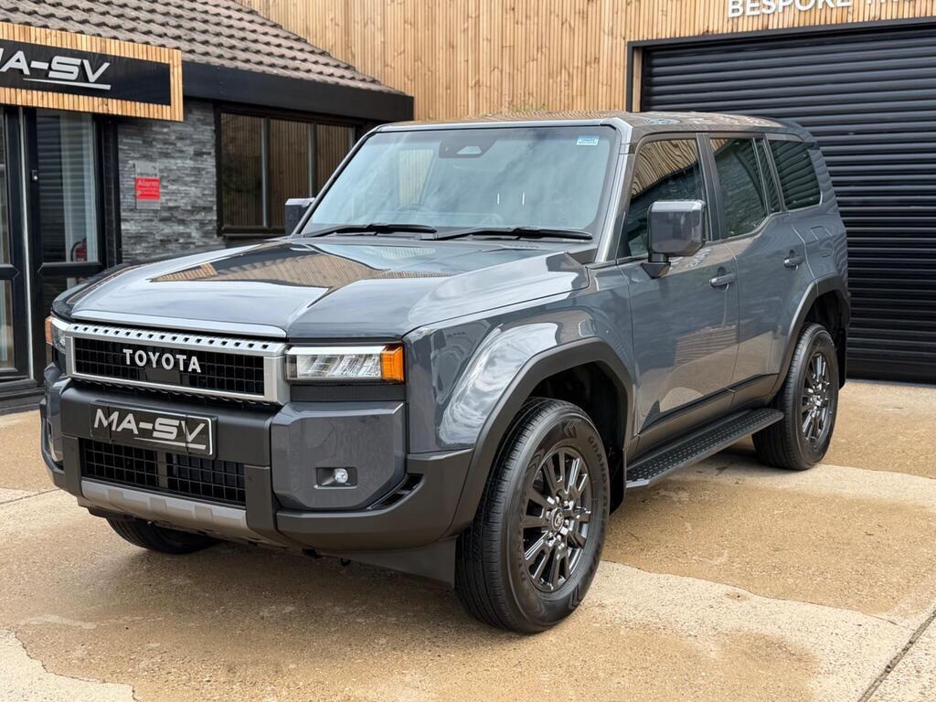Toyota Land Cruiser view 13