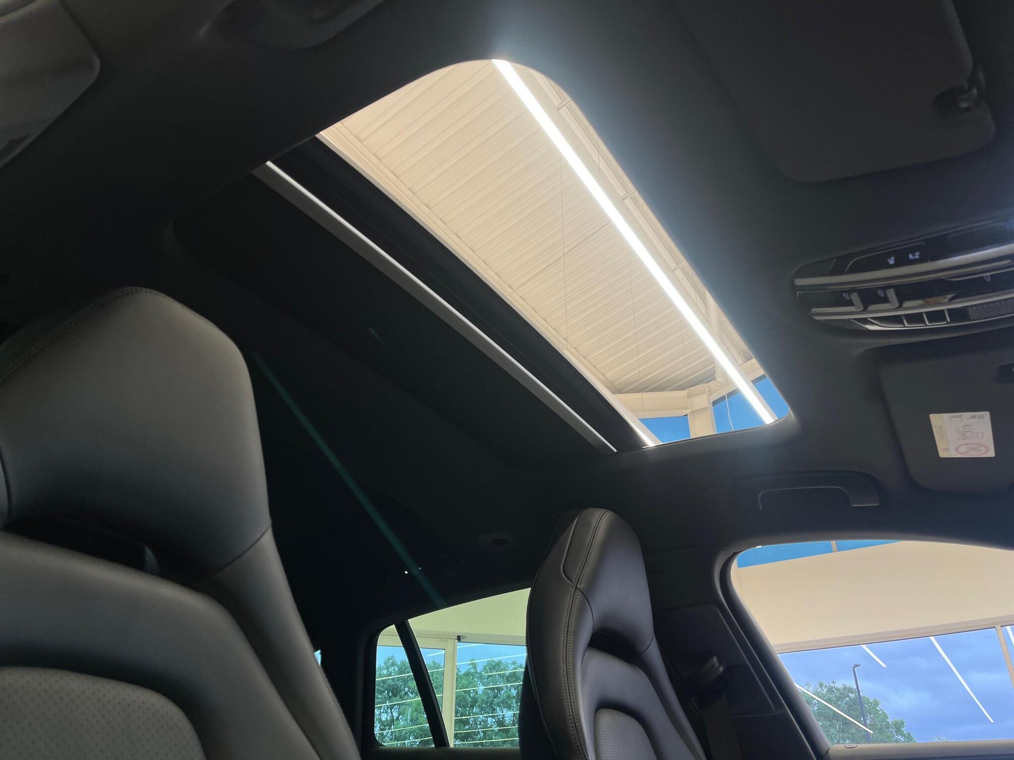 Porsche Panamera view 28