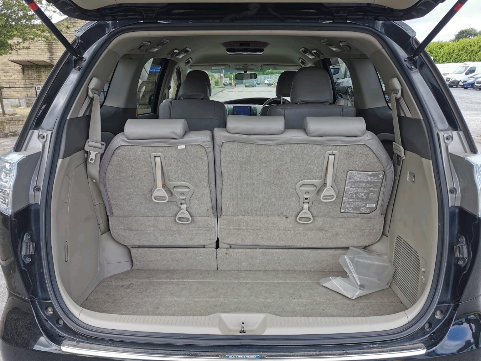 Toyota Estima view 21