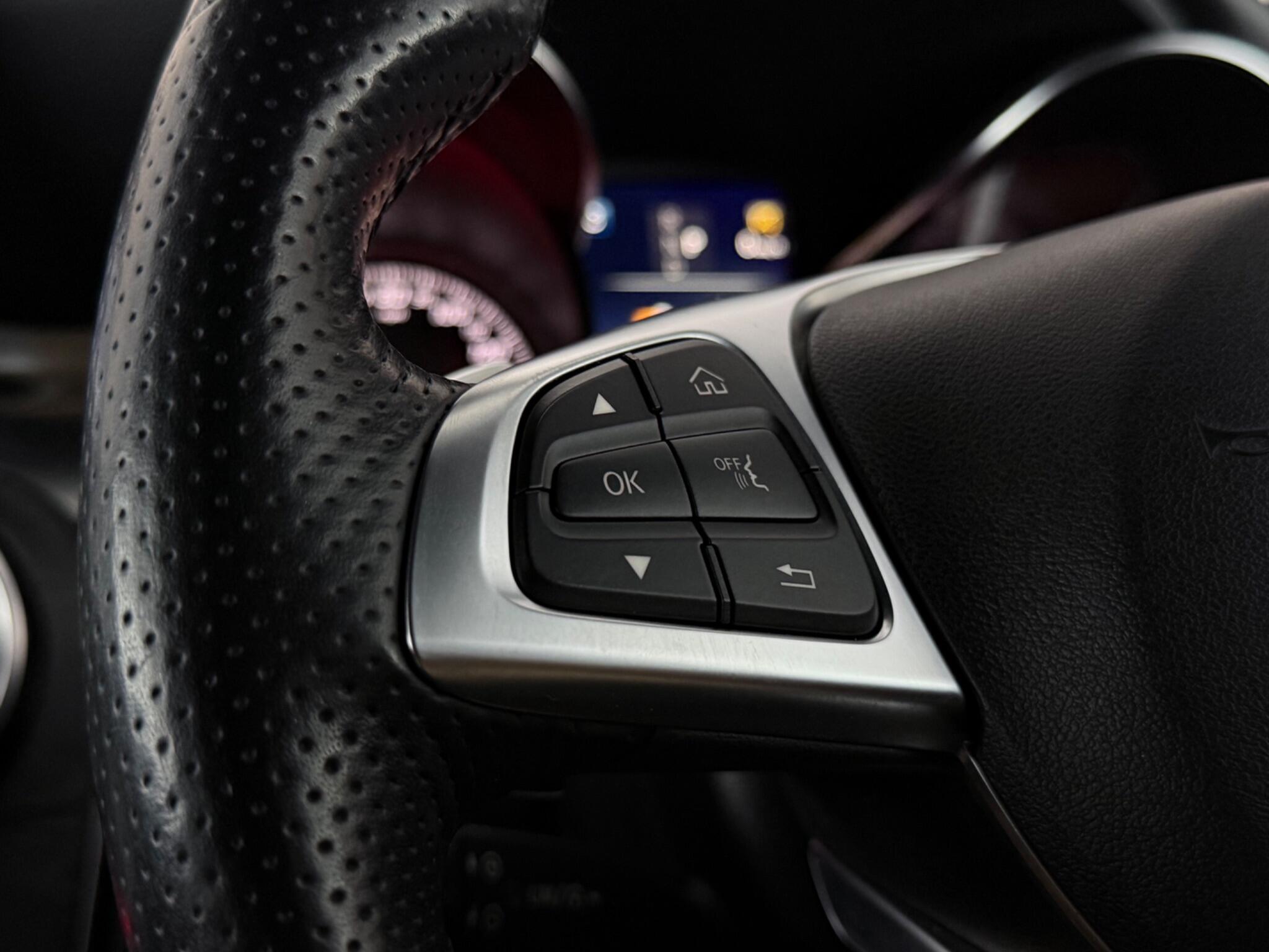 Mercedes-Benz GLC view 14
