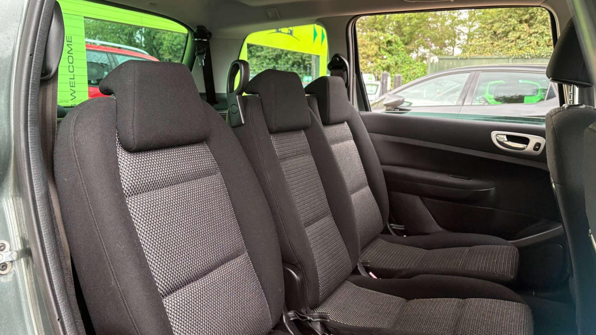 Peugeot 307 view 10