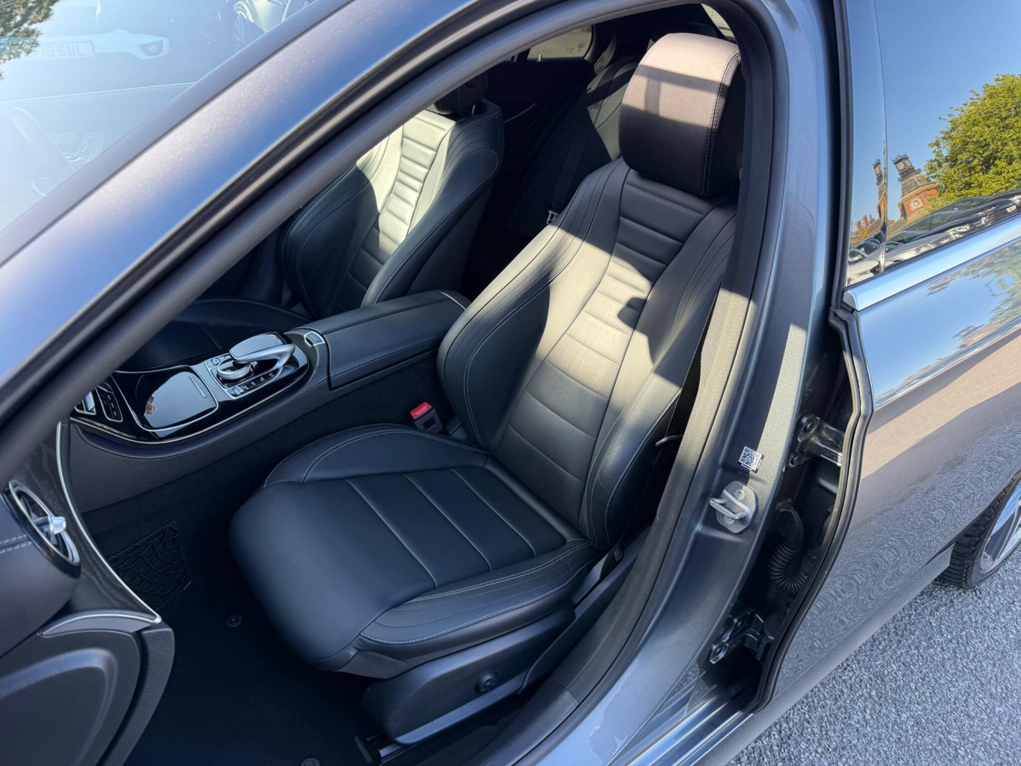 Mercedes-Benz E-Class view 20