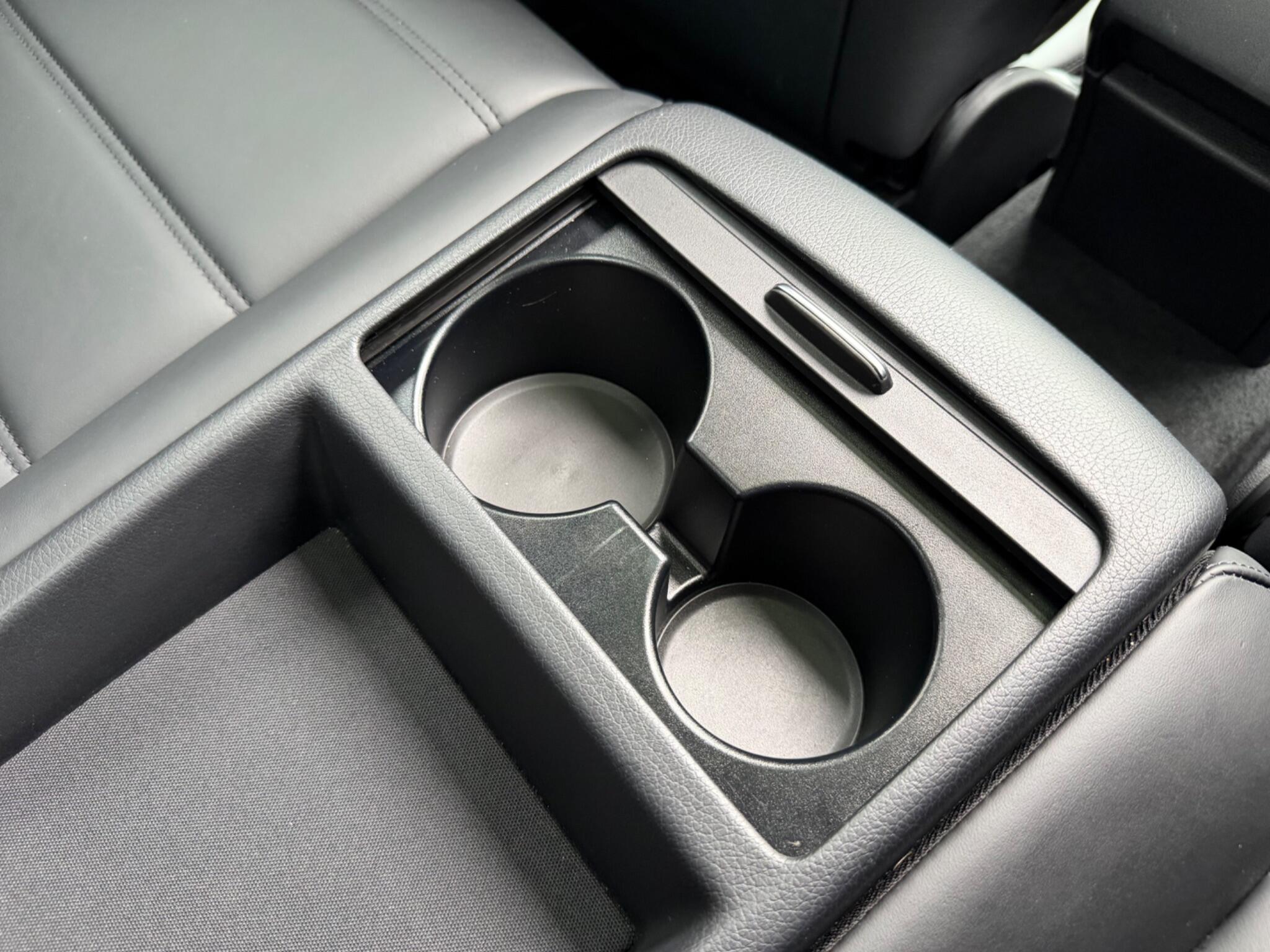 Mercedes-Benz C-Class view 49