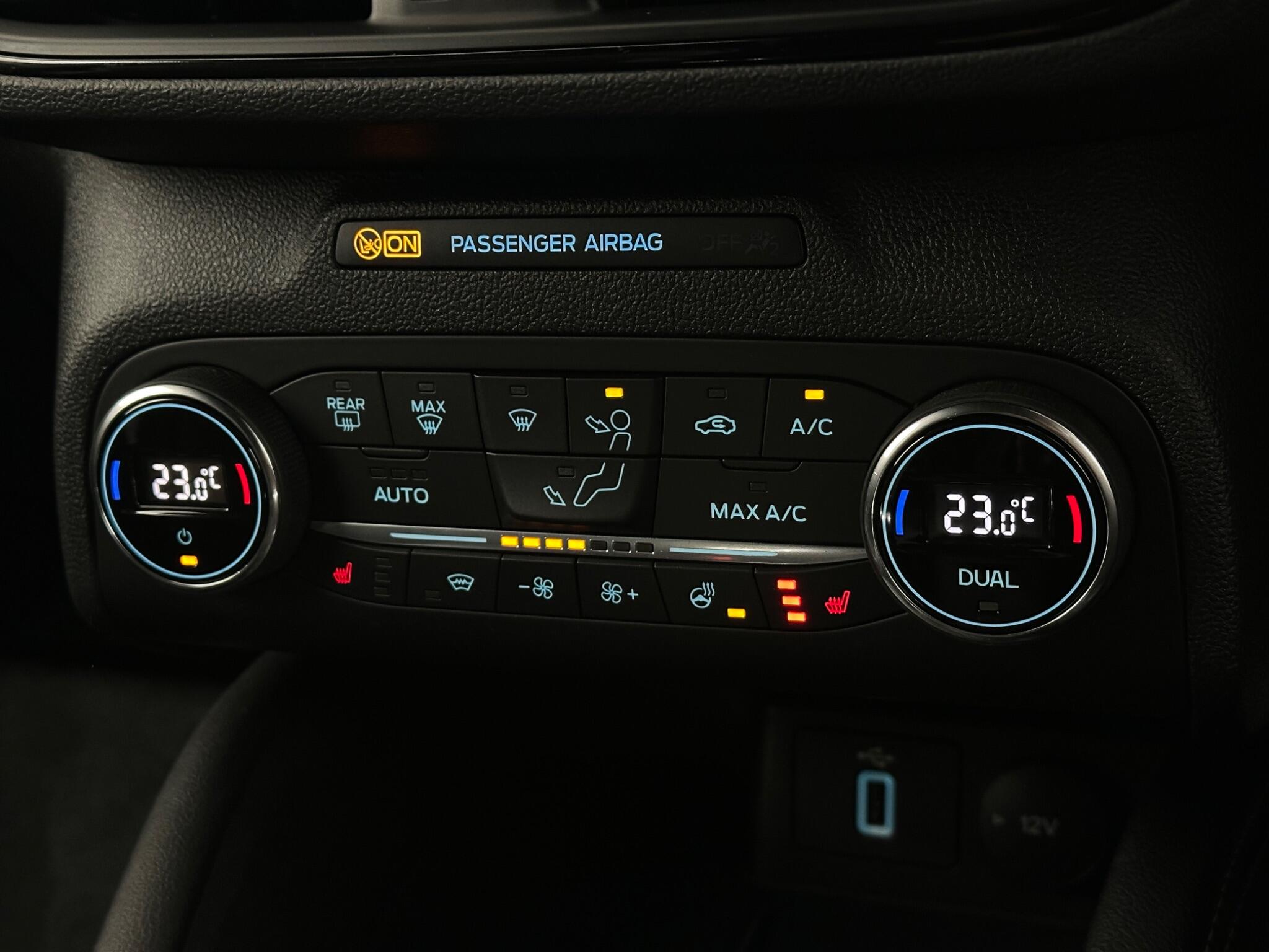 Ford Focus view 21