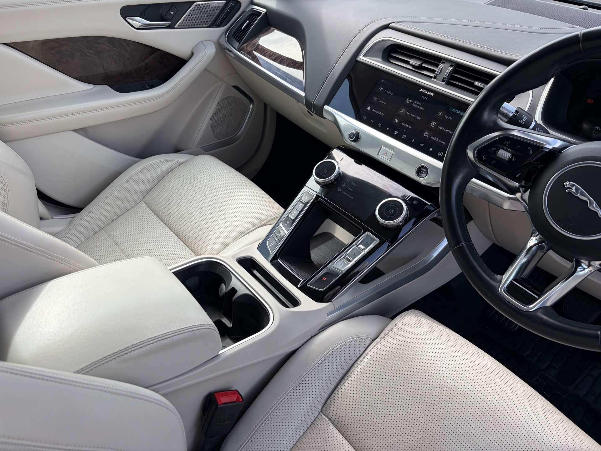 Jaguar I-Pace view 47