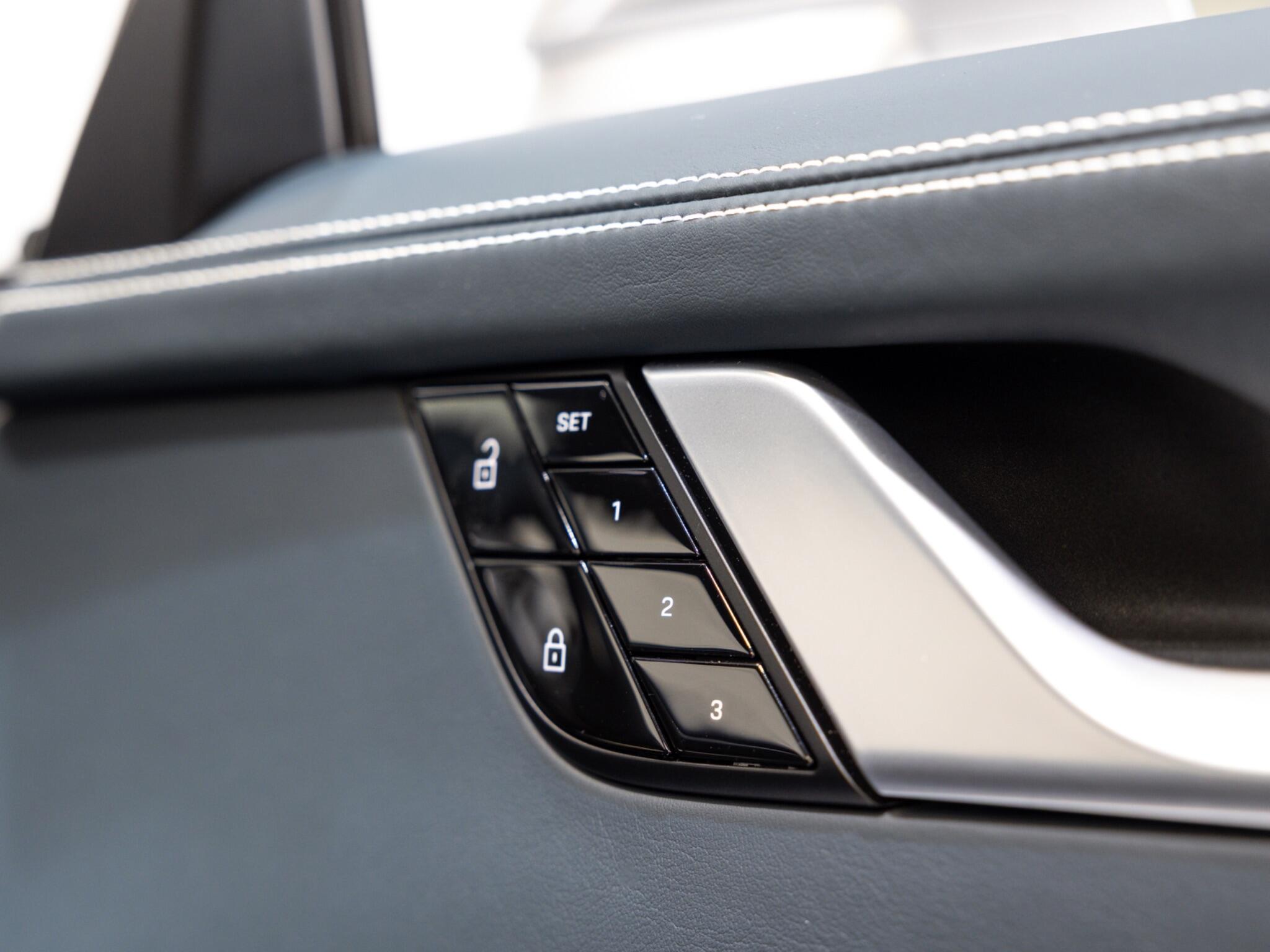 Porsche 911 view 33