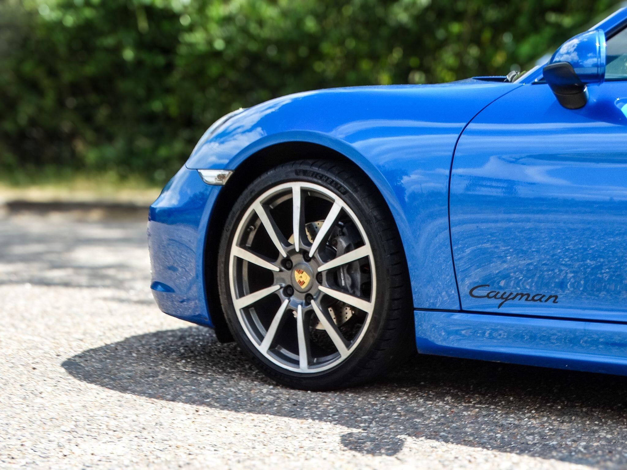Porsche Cayman view 27