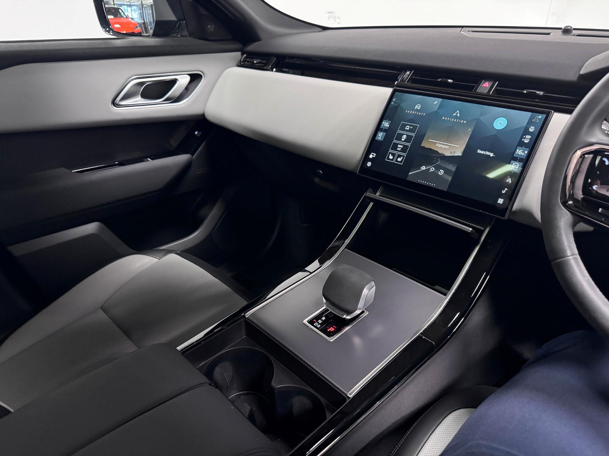 Land Rover Range Rover Velar view 33