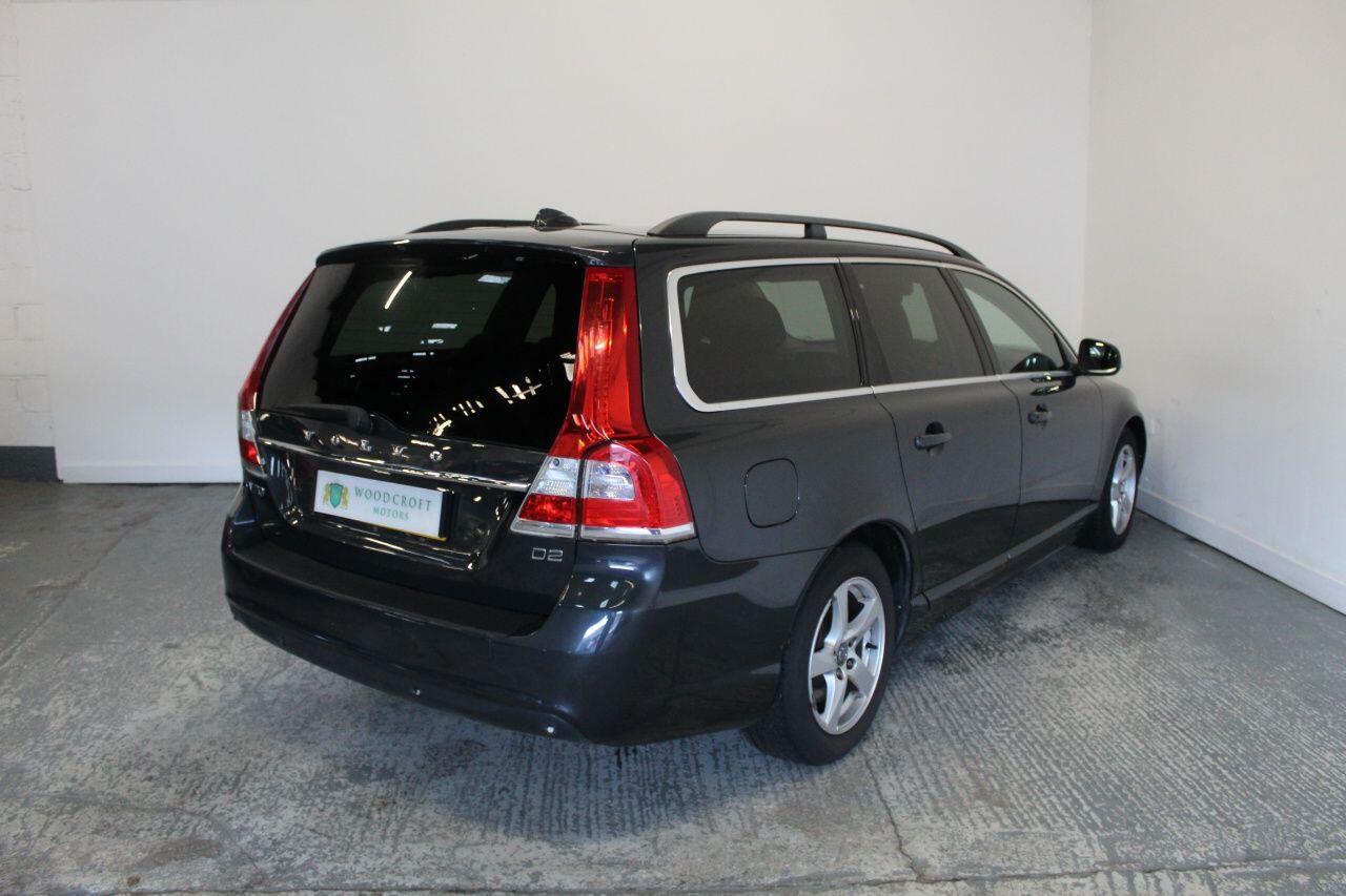 Volvo V70 view 8