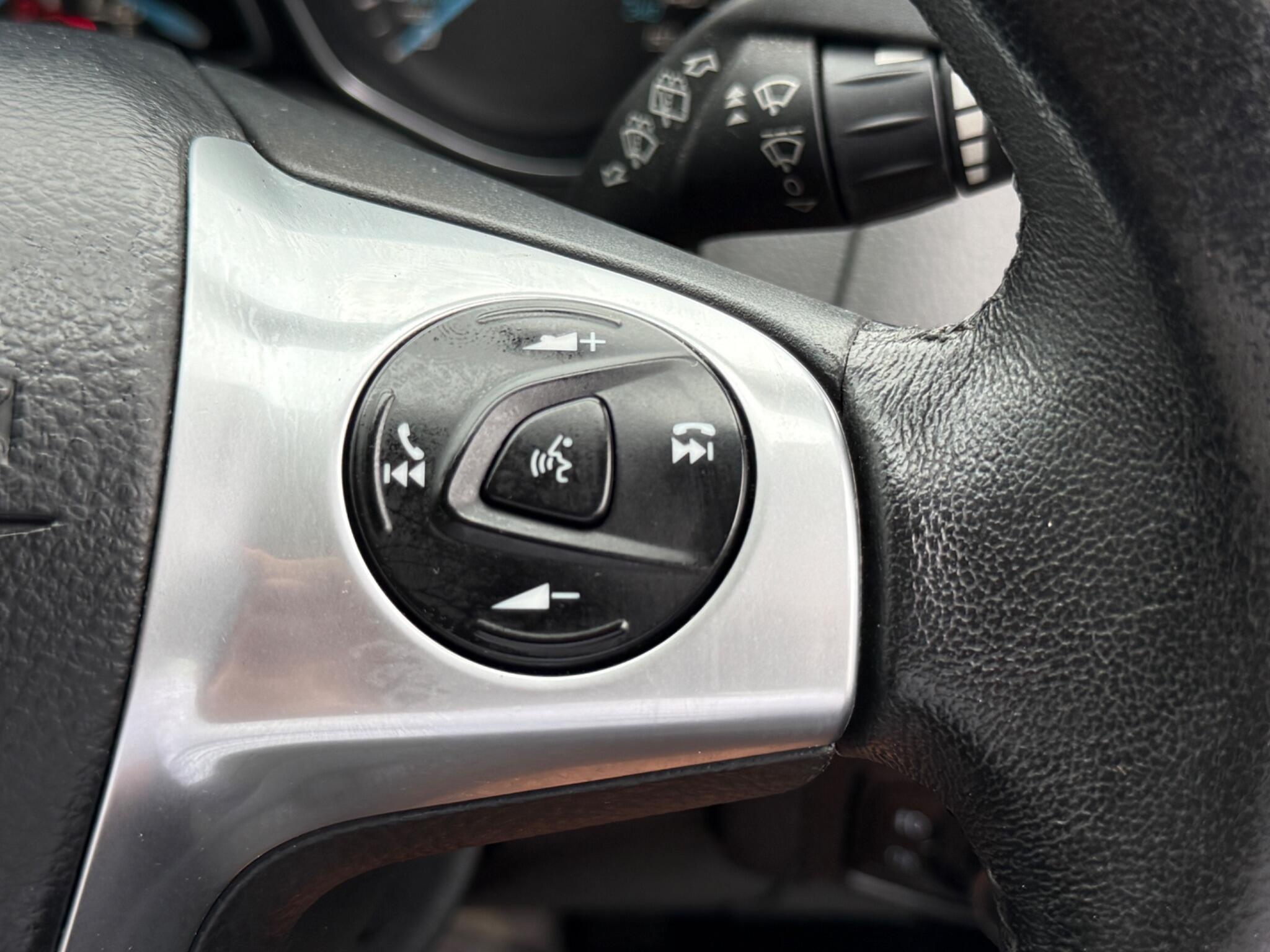 Ford Focus - Image 59