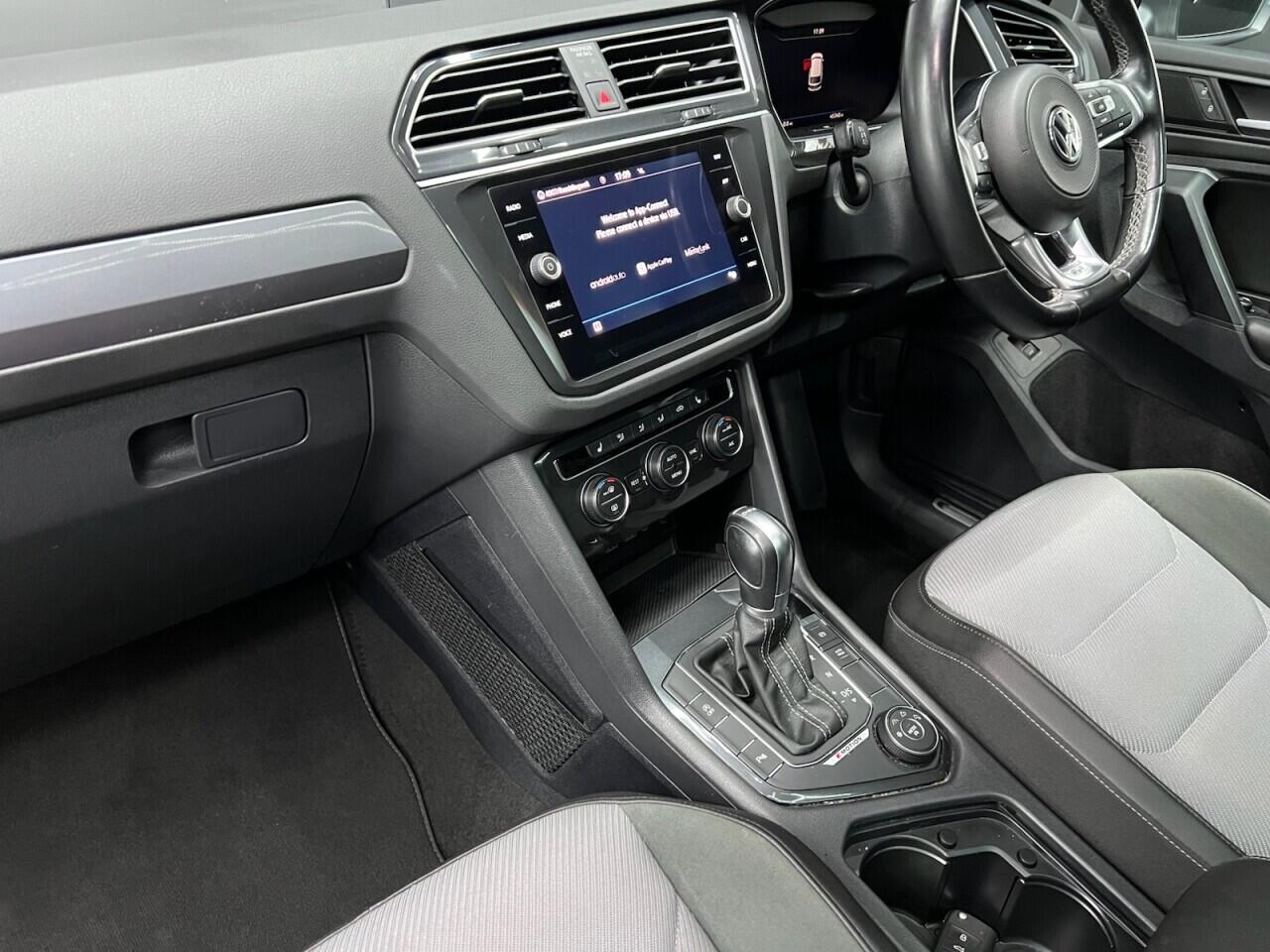 Volkswagen Tiguan view 32