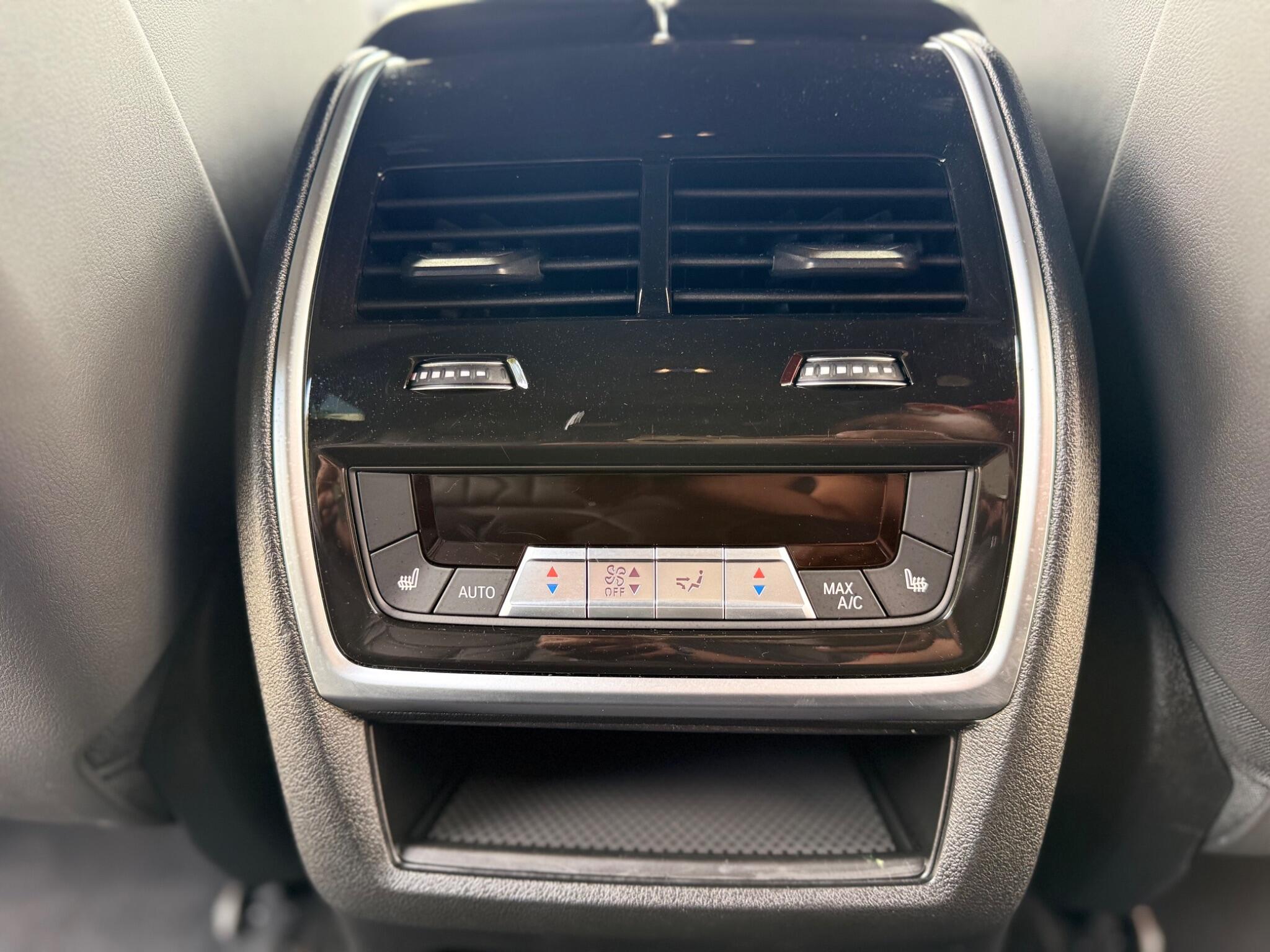 BMW XM view 38