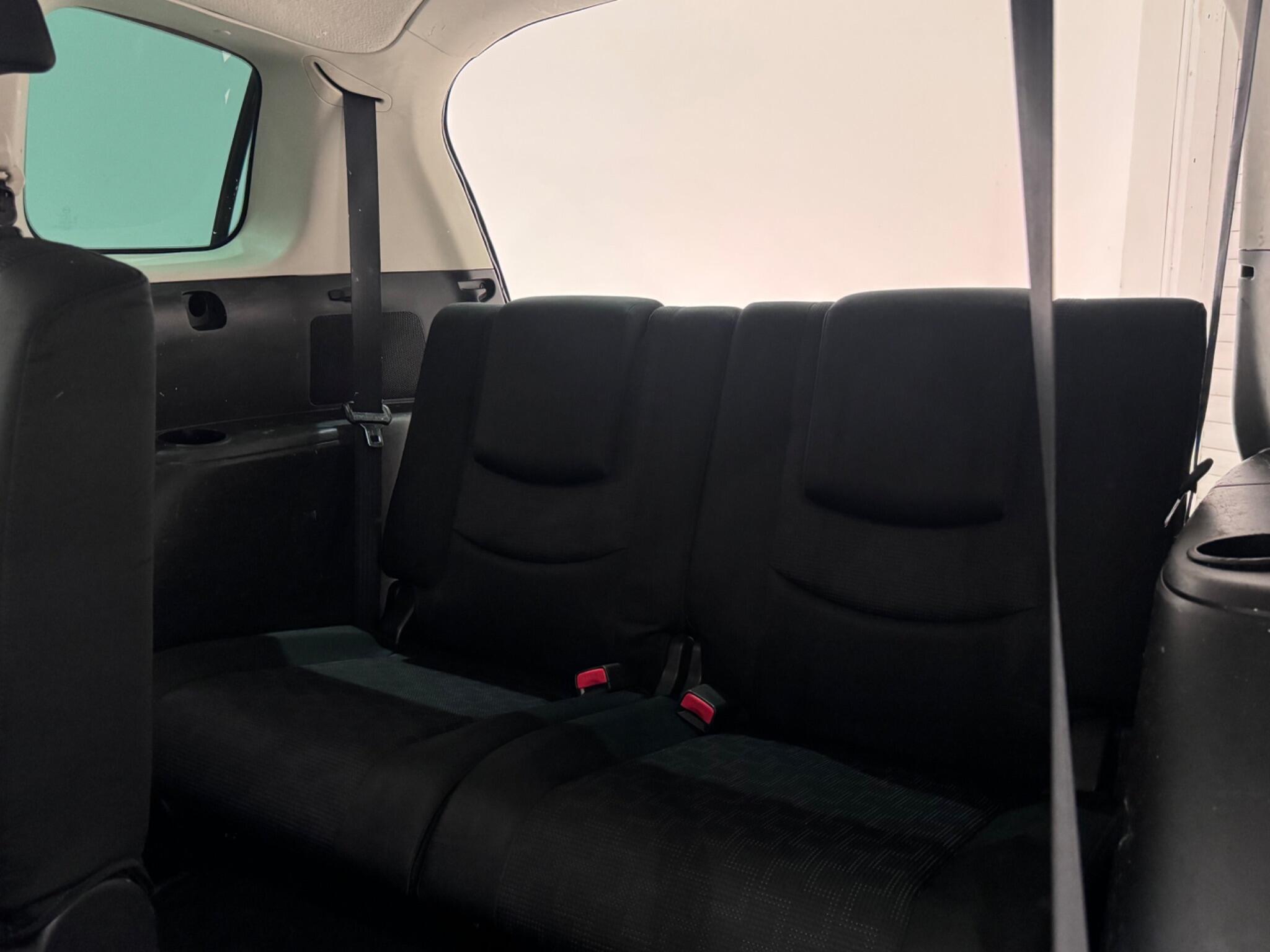 Mazda Mazda5 view 9