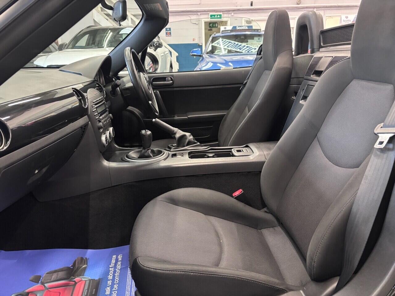 Mazda MX-5 view 21