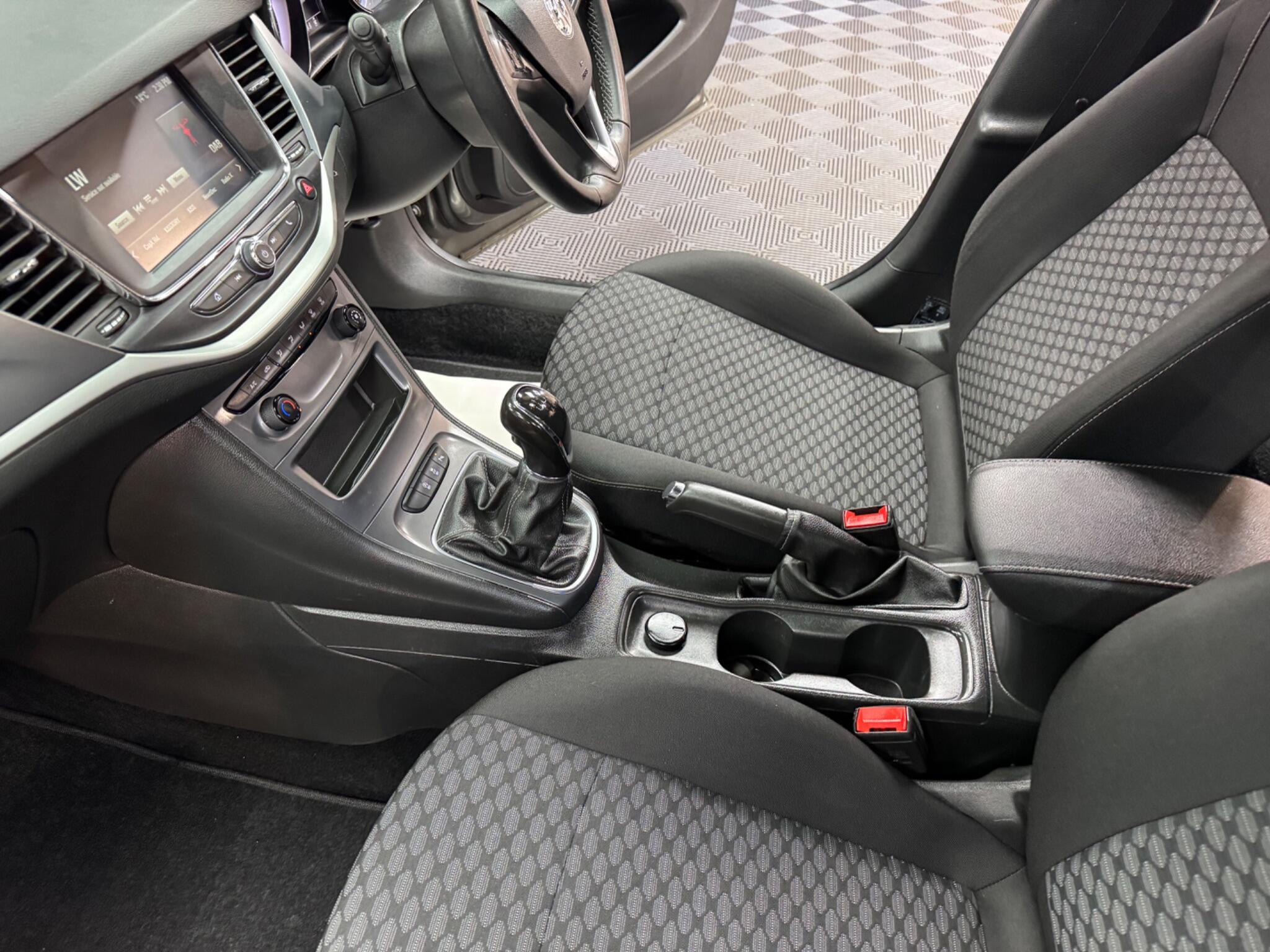 Vauxhall Astra view 44