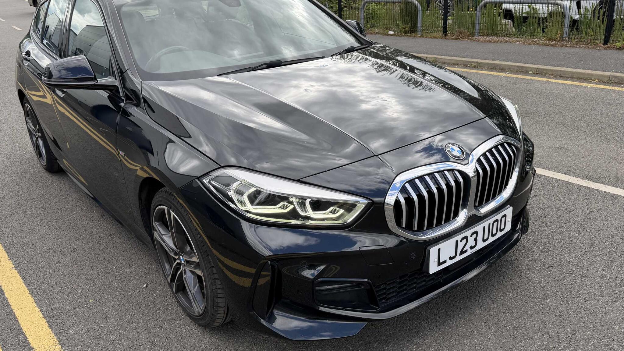 BMW 1 Series view 37