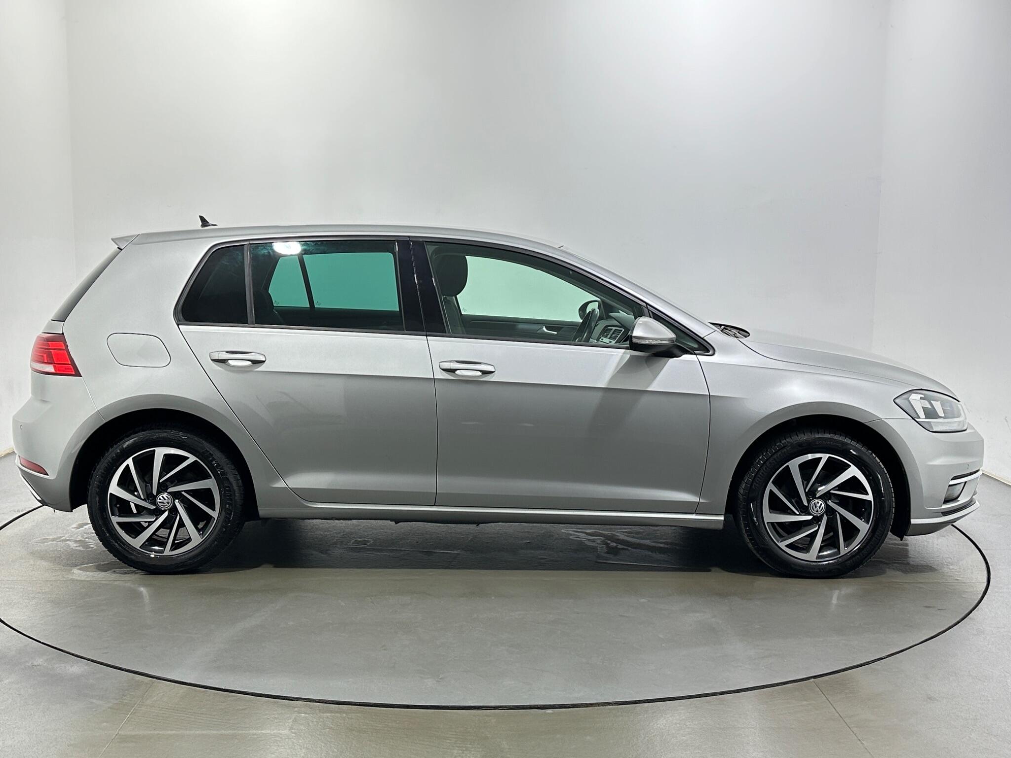 Volkswagen Golf view 9