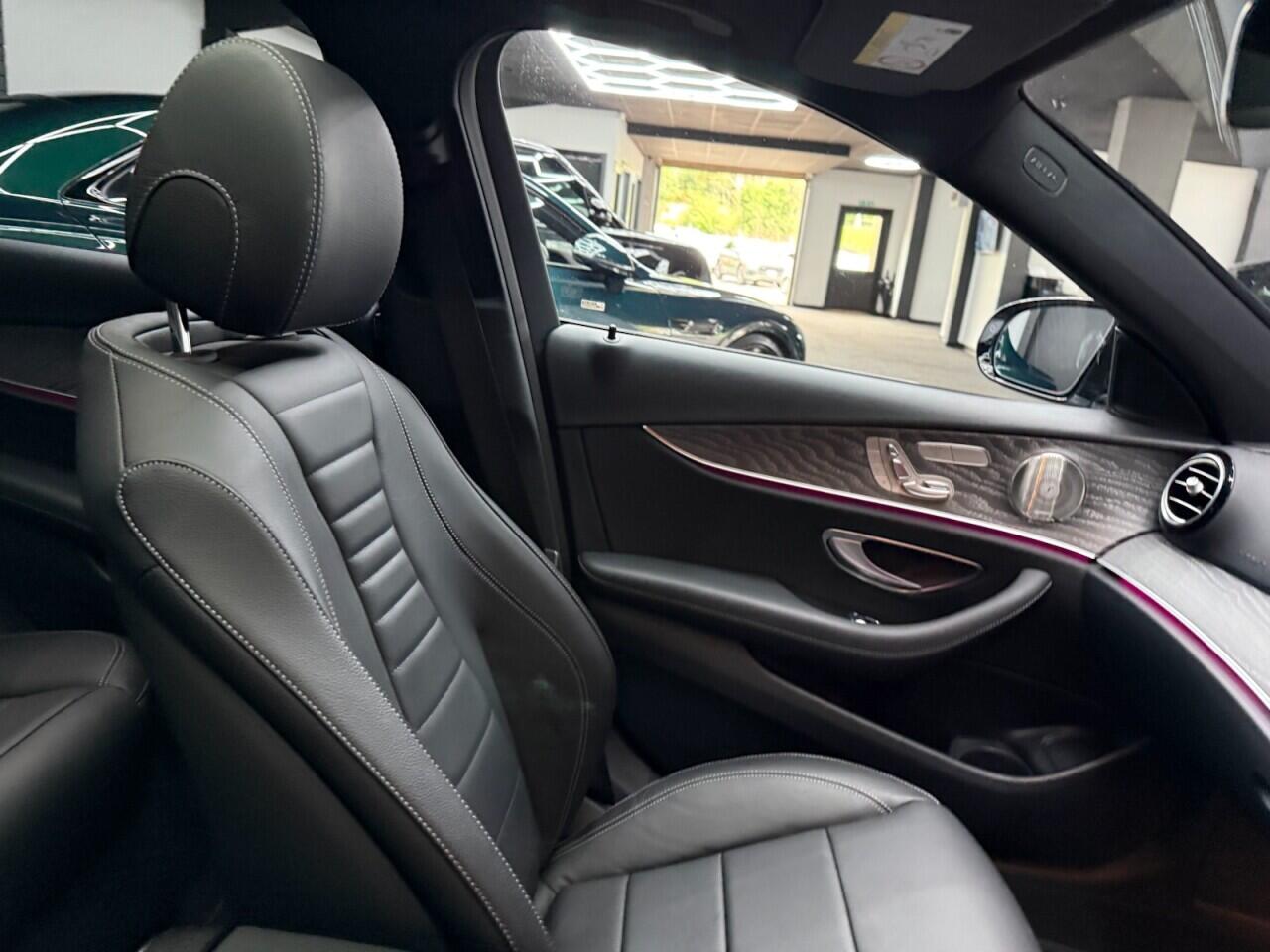 Mercedes-Benz E-Class view 40