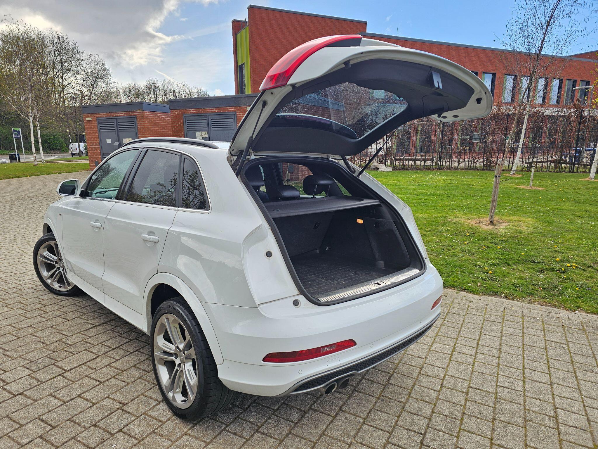 Audi Q3 view 41
