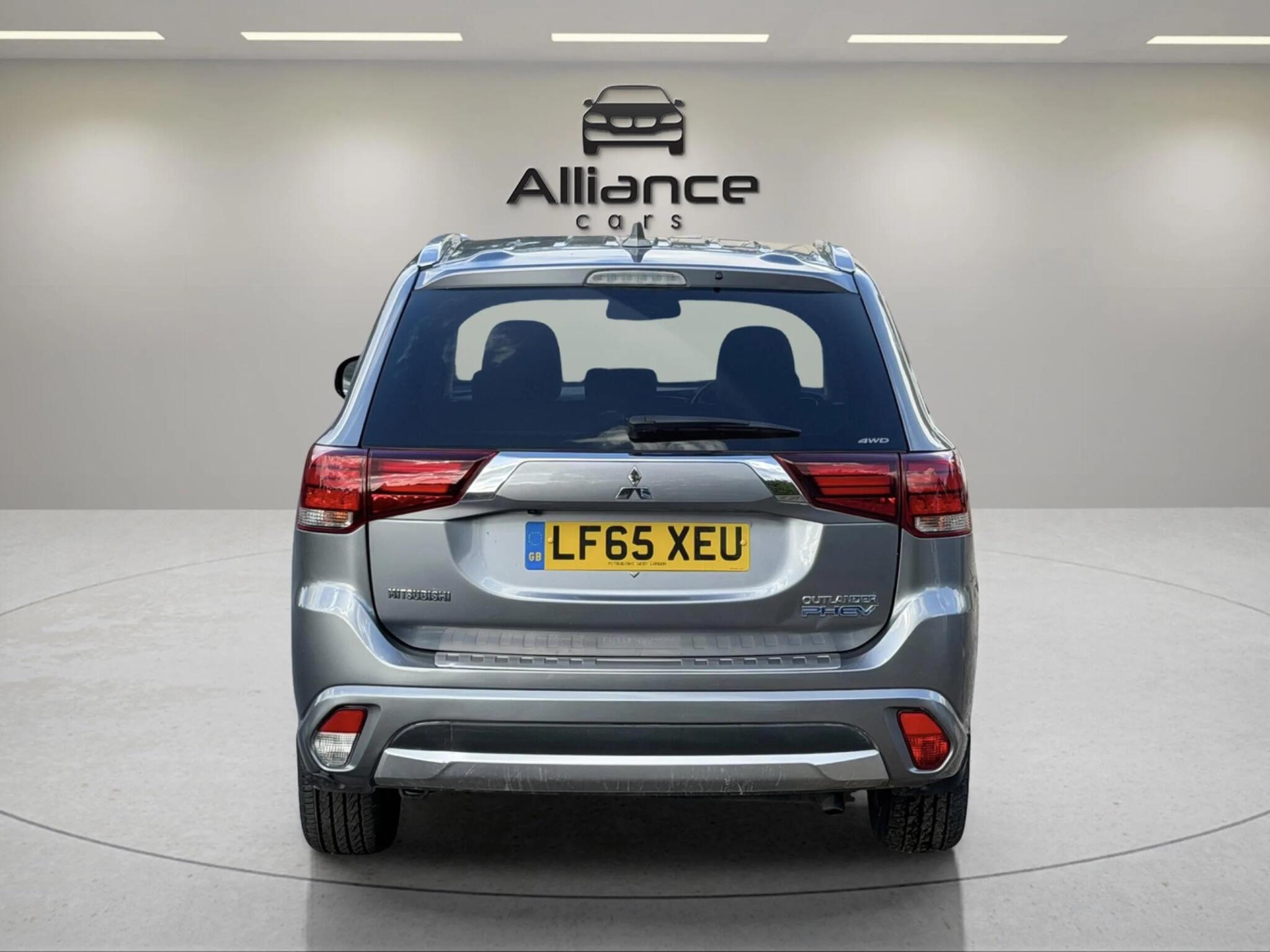 Mitsubishi Outlander view 64