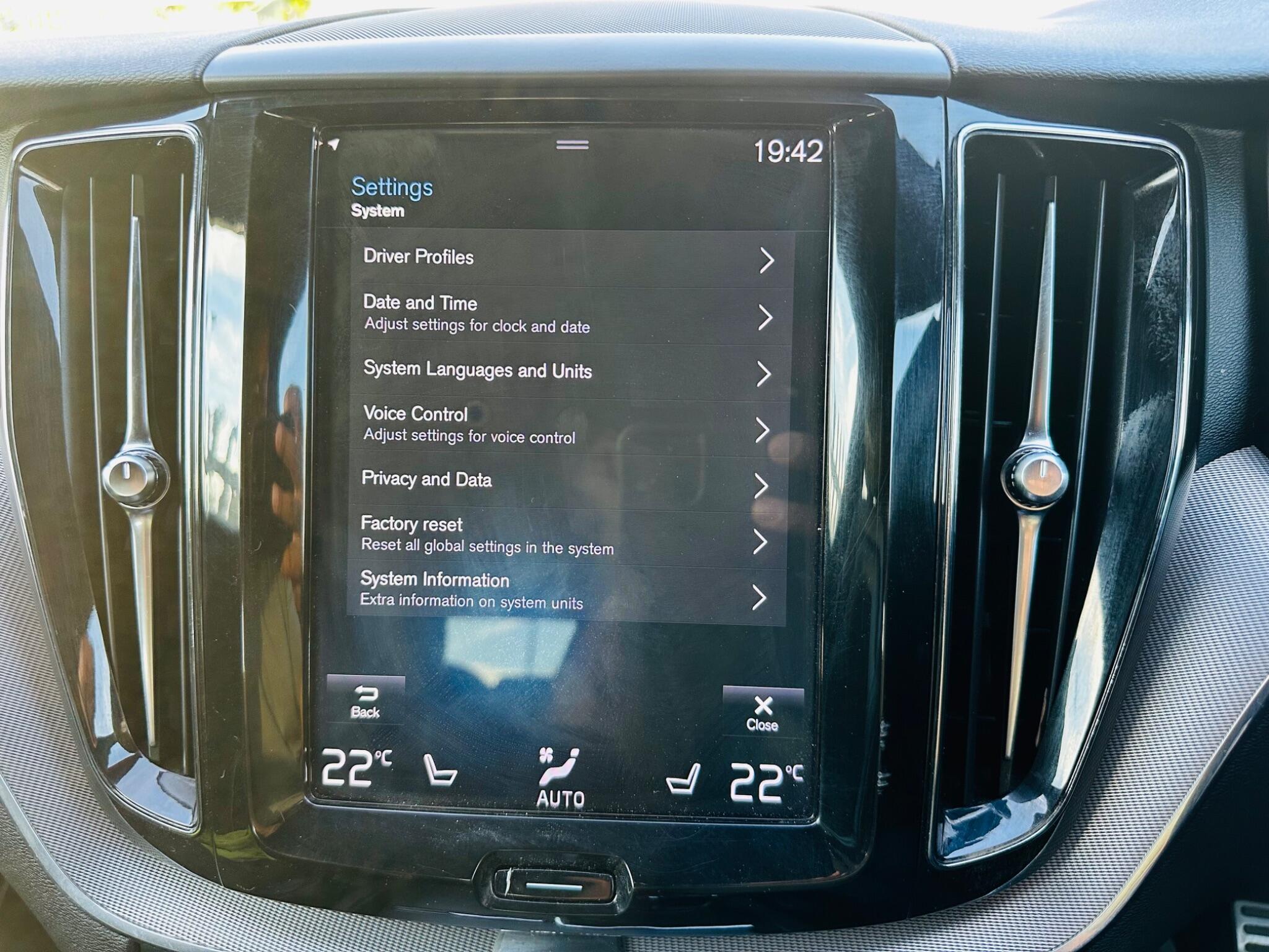 Volvo XC60 view 45