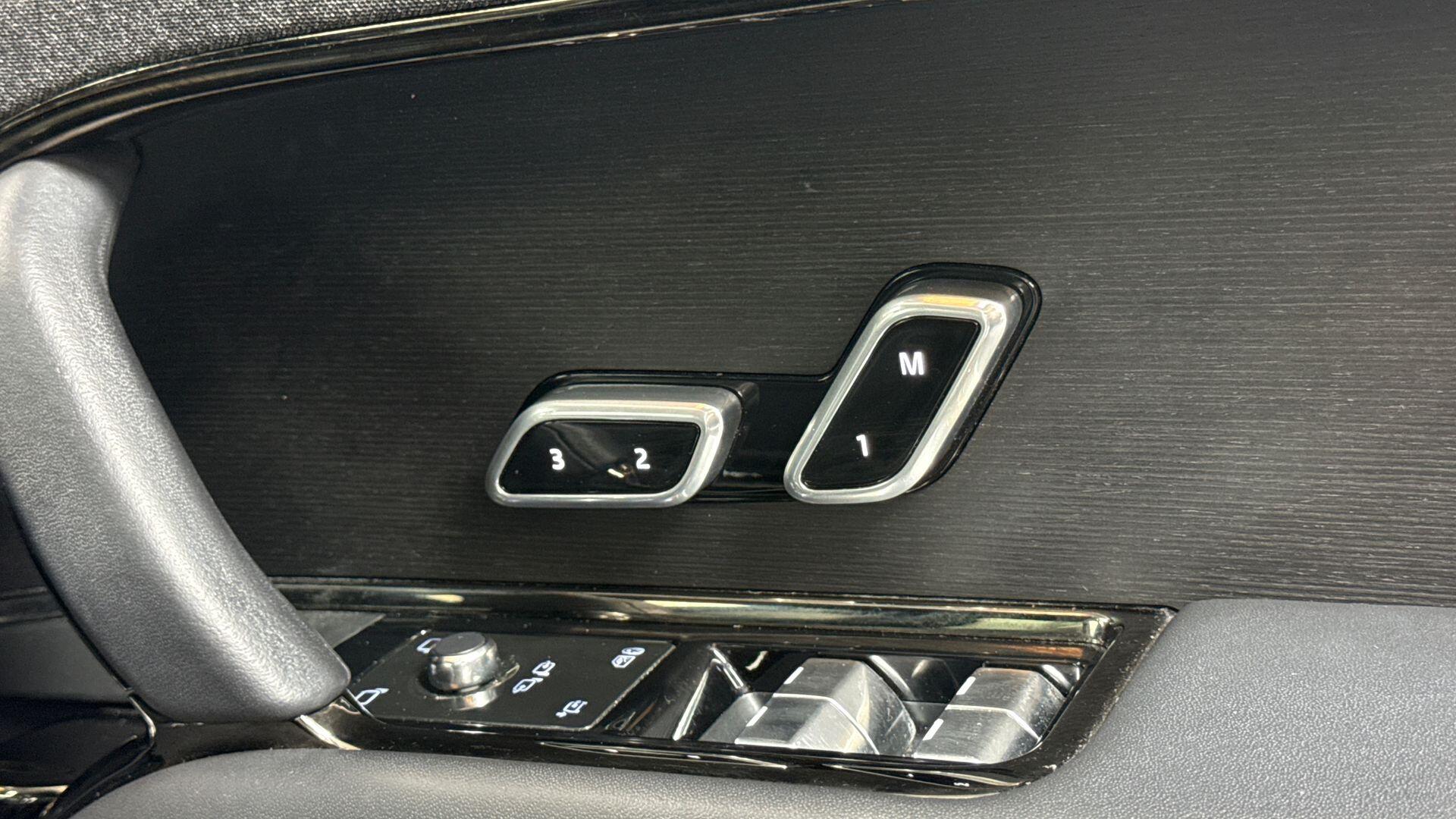 Land Rover Range Rover Sport view 27