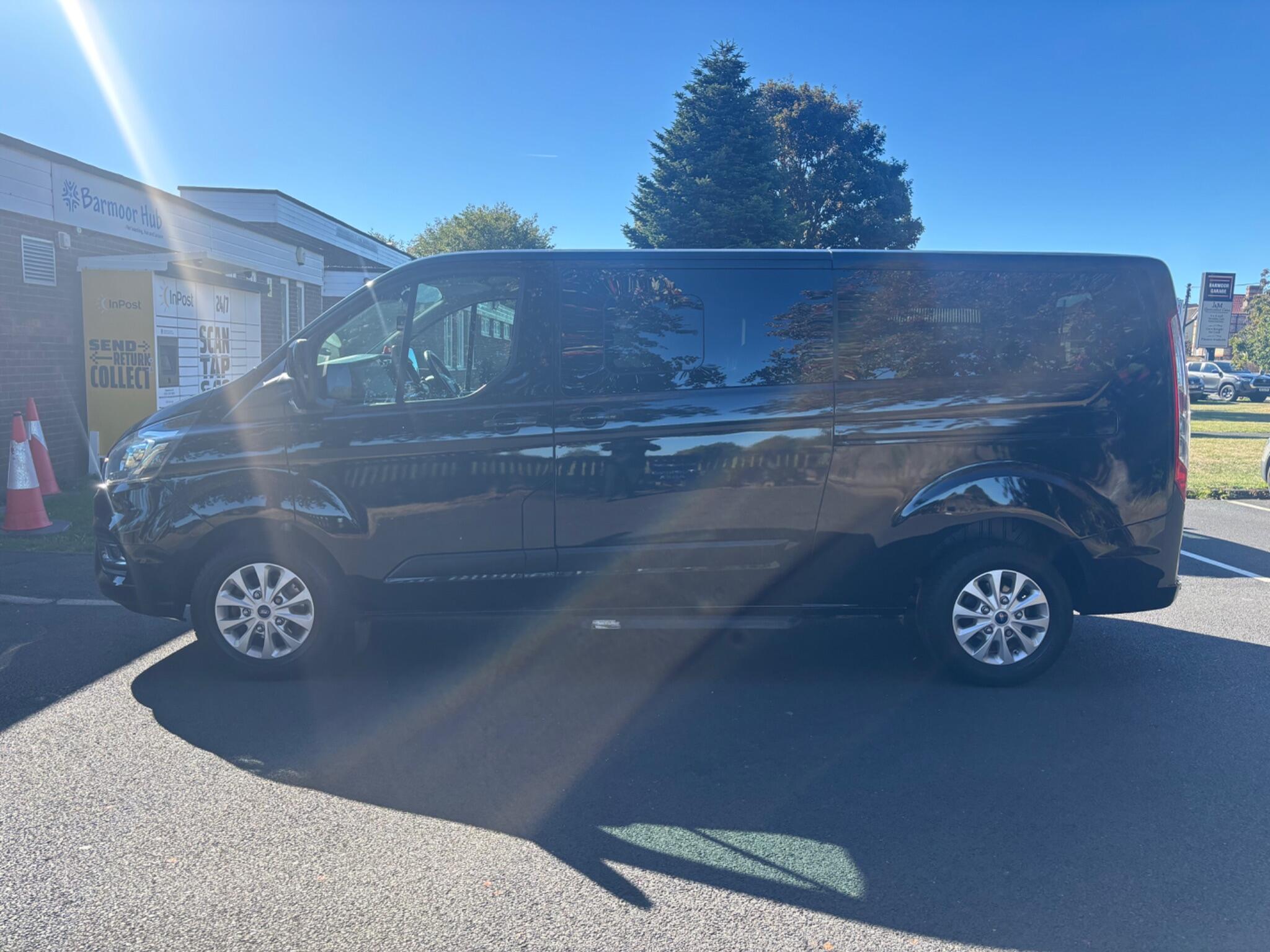 Ford Tourneo Custom view 4