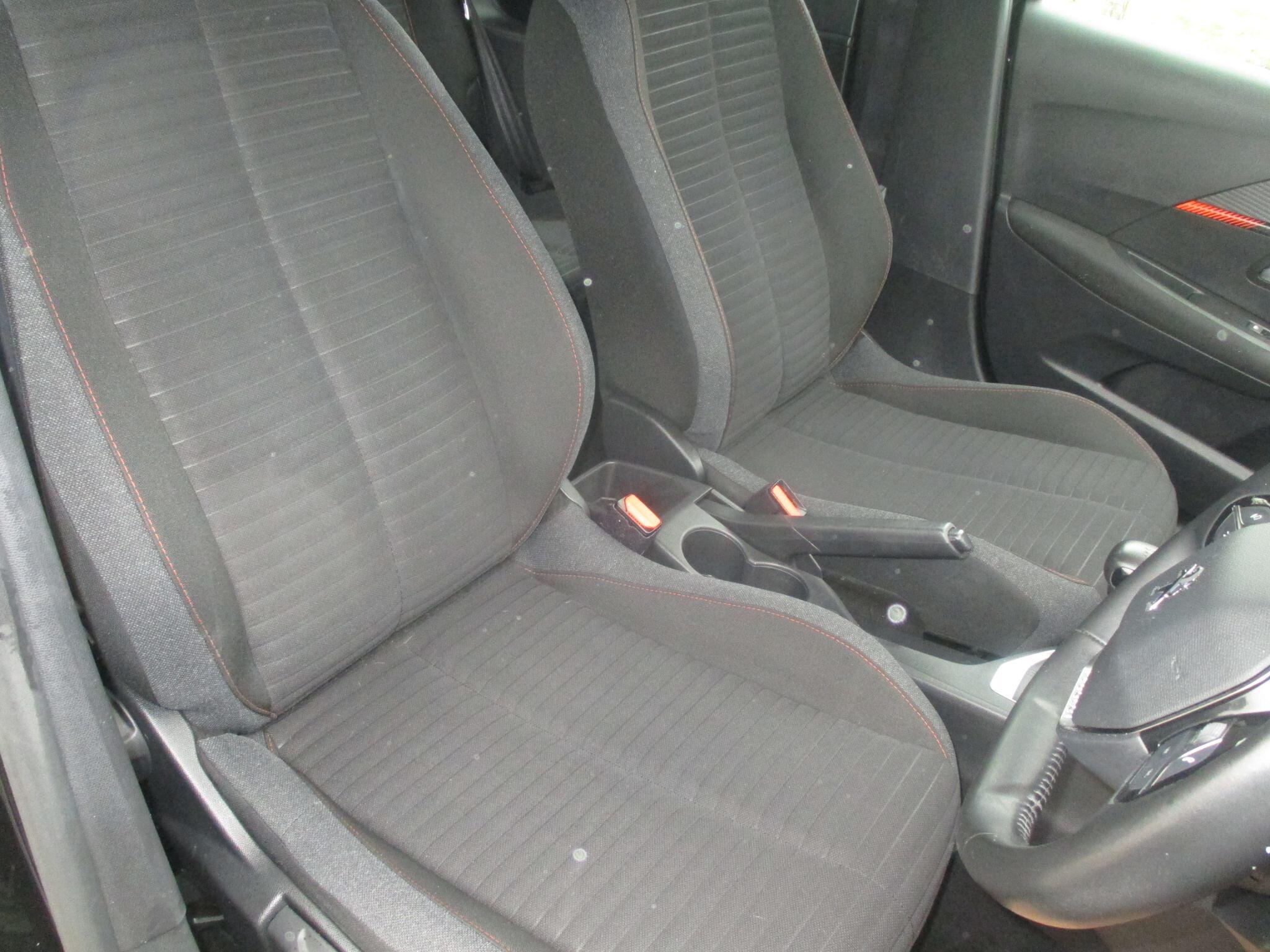 Peugeot 208 view 20
