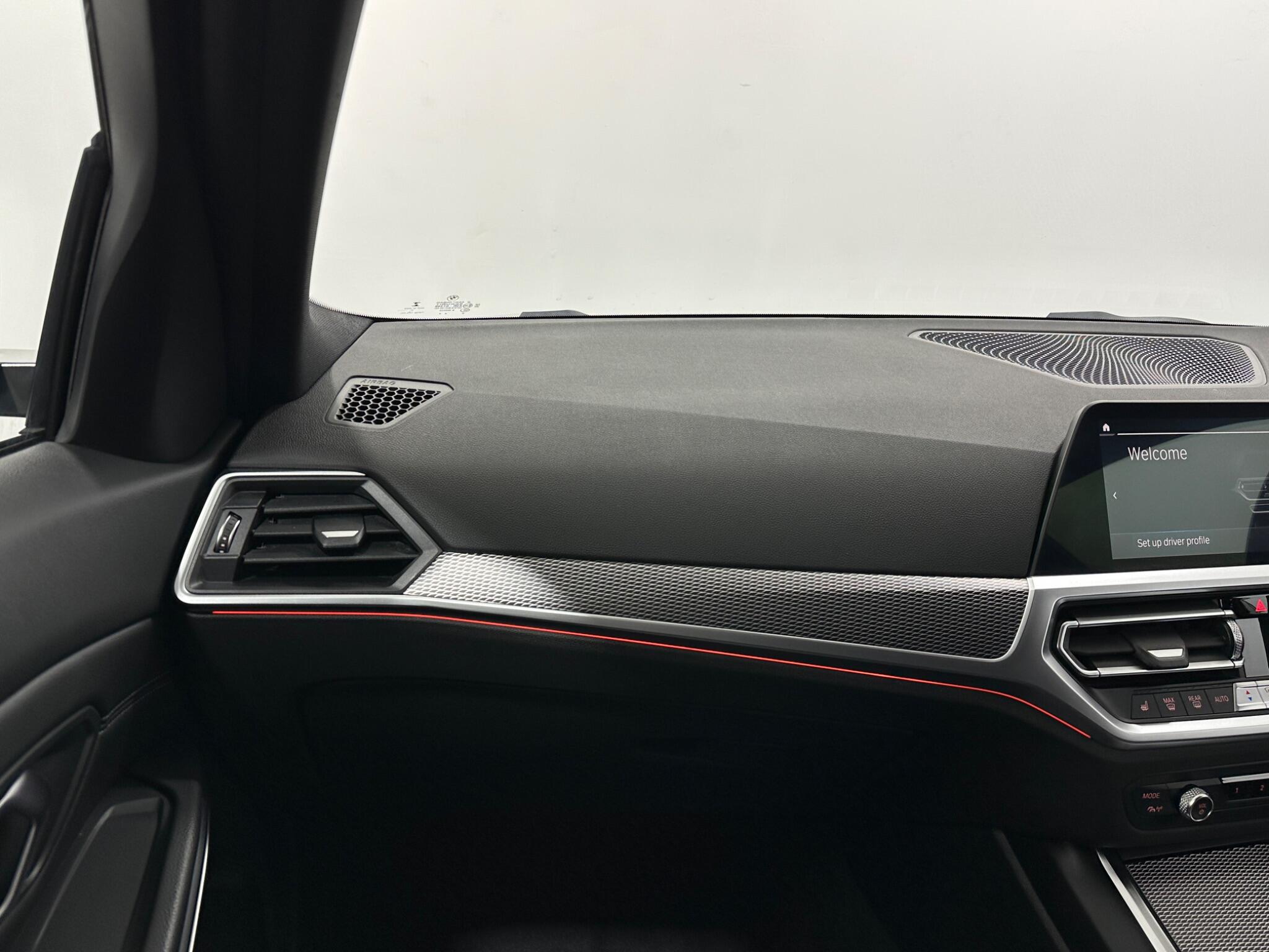BMW 3 Series view 30