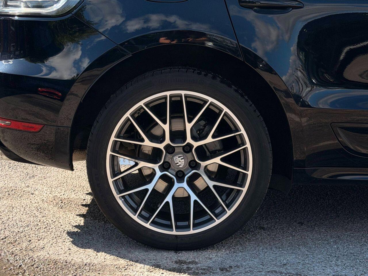Porsche Macan view 21