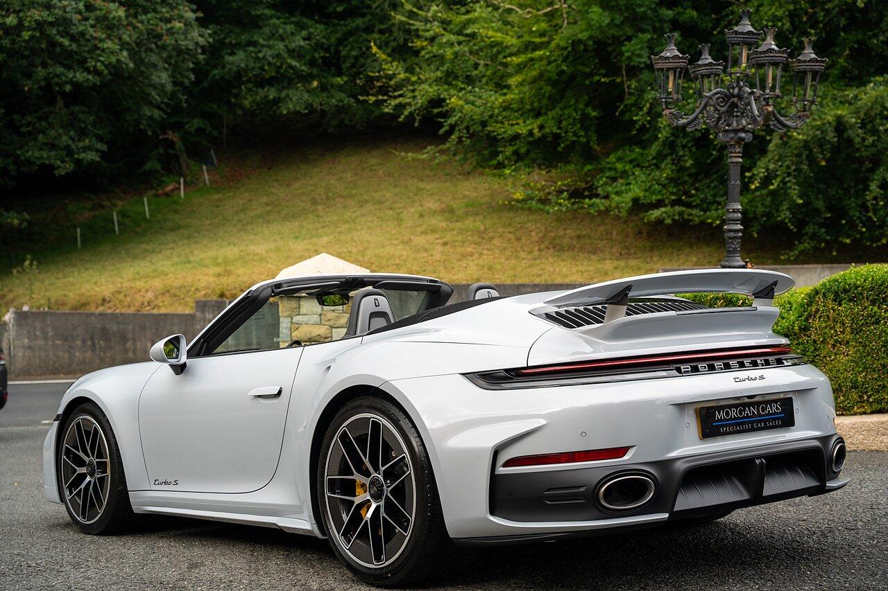 Porsche 911 view 106