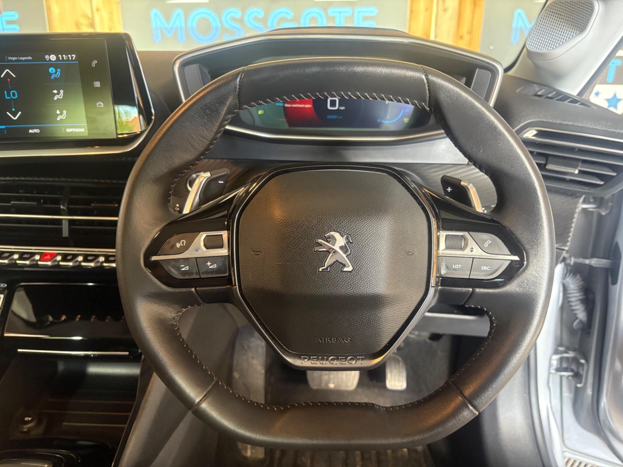 Peugeot 208 view 25