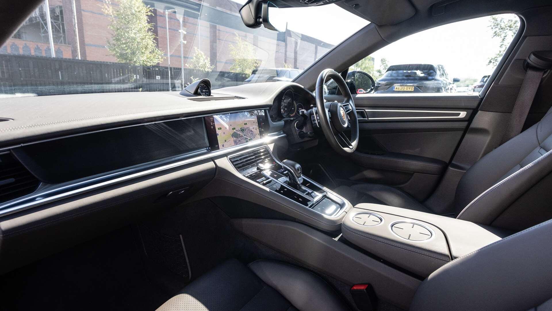 Porsche Panamera view 4