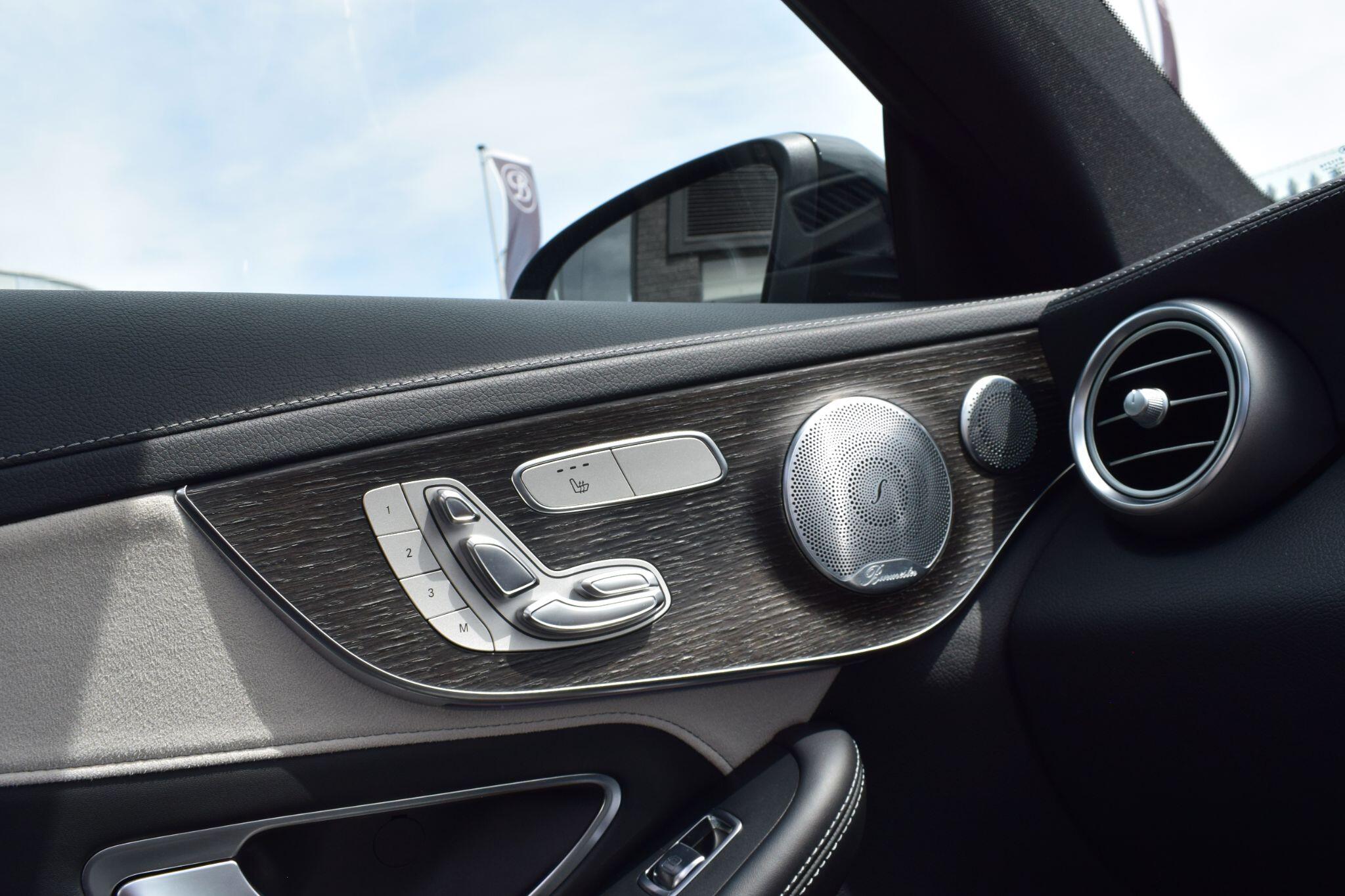 Mercedes-Benz C-Class view 29