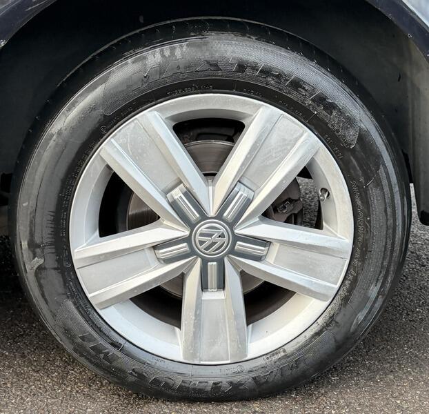 Volkswagen Caravelle view 25