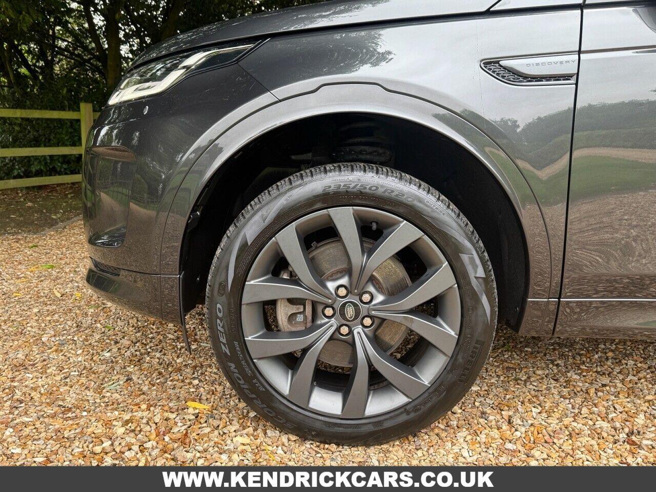 Land Rover Discovery Sport view 5