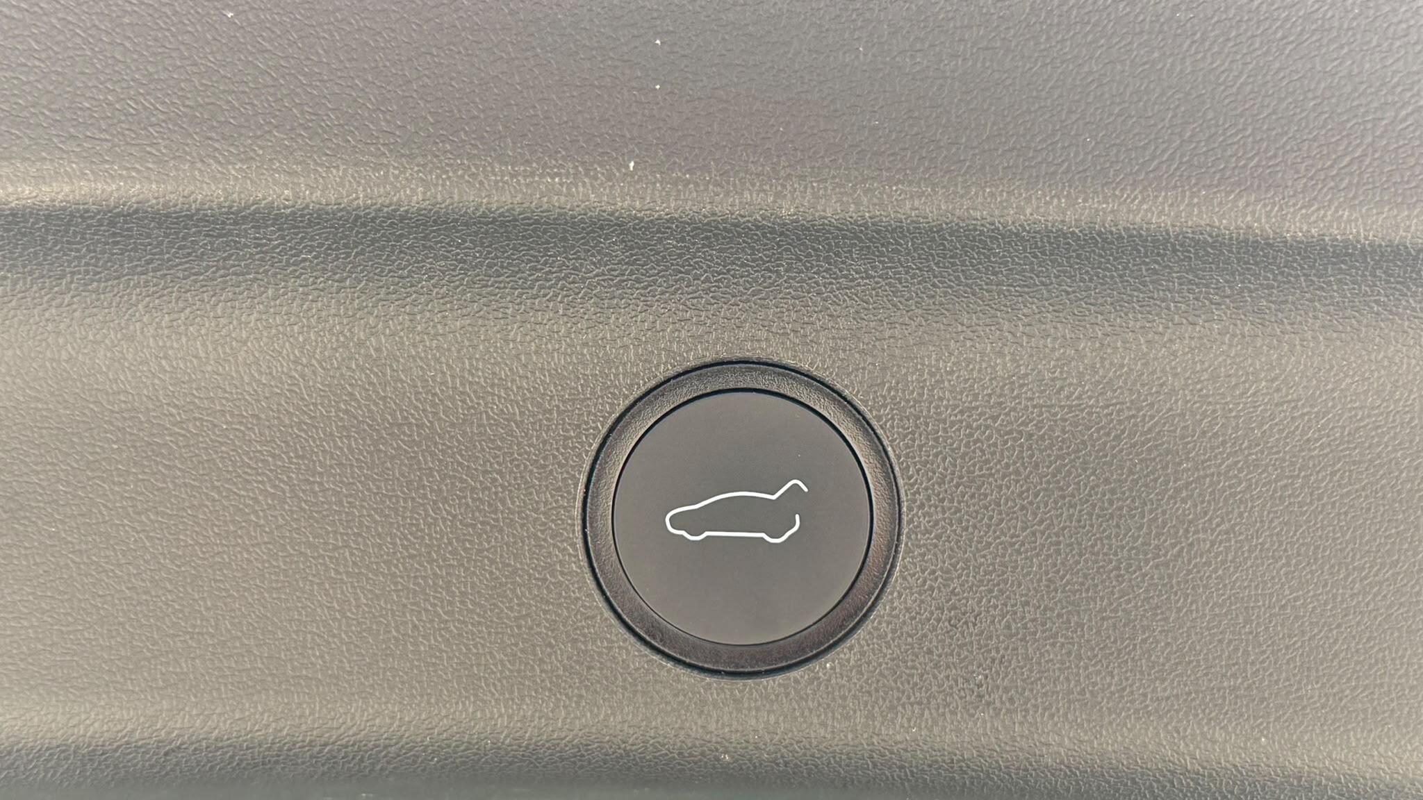 Tesla Model Y view 33